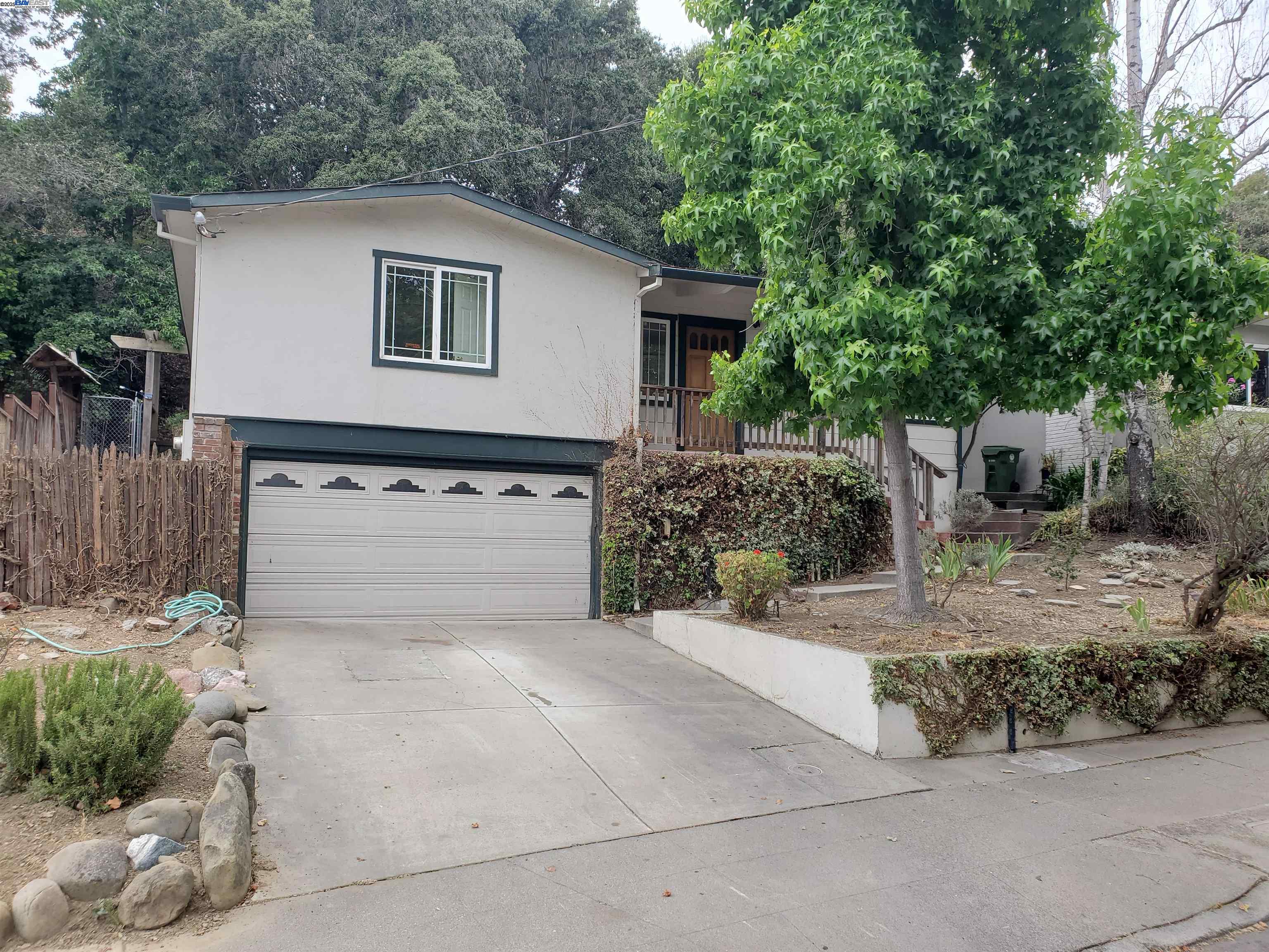 18425 Joseph Dr