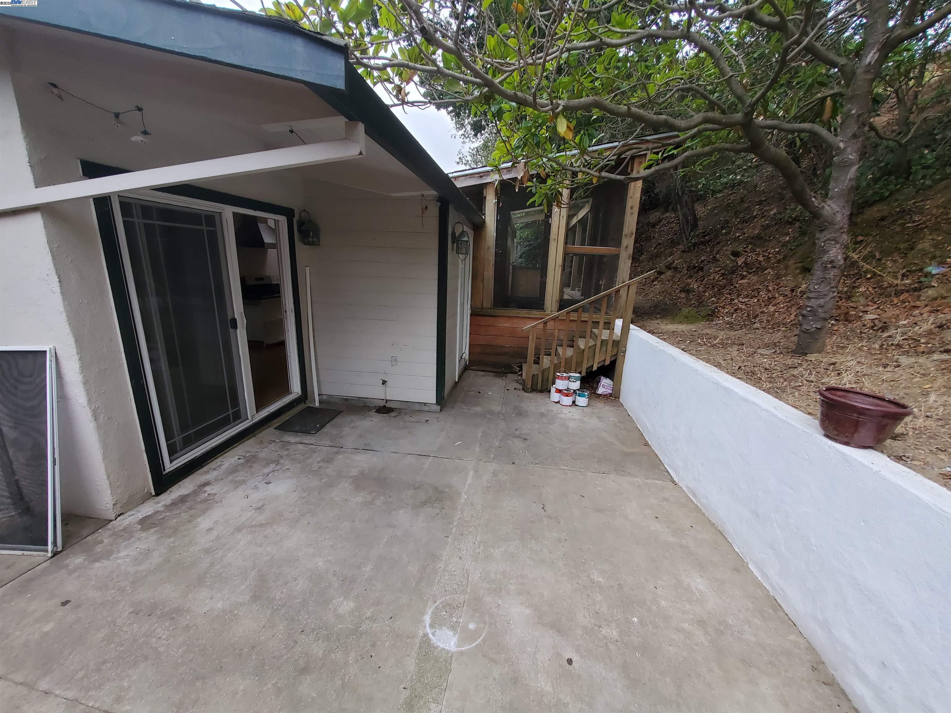 18425 Joseph Dr
