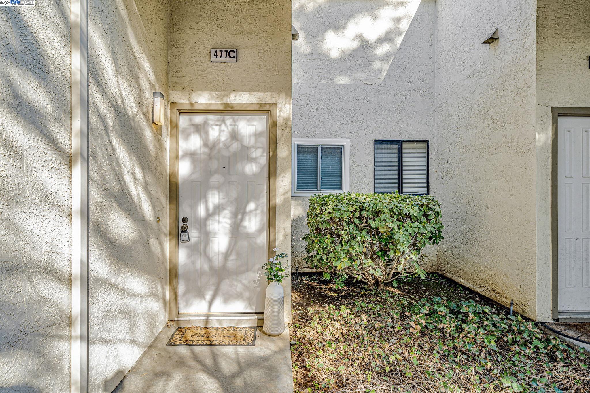 477 Vineyard Pl # C