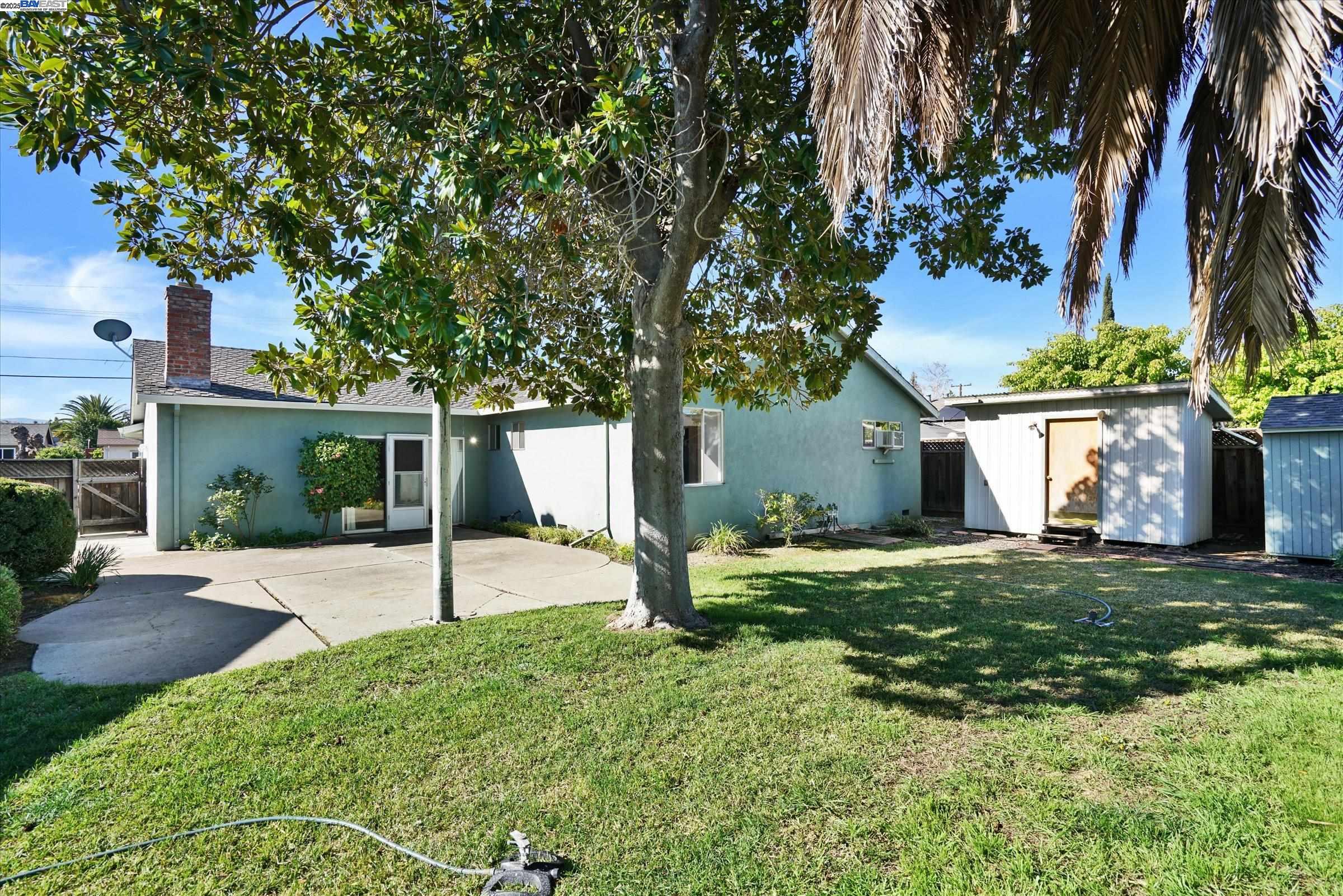 736 Adams Ave