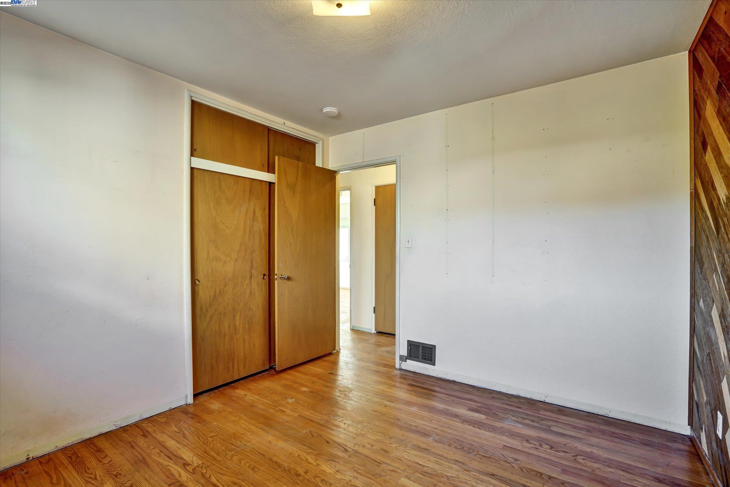 736 Adams Ave