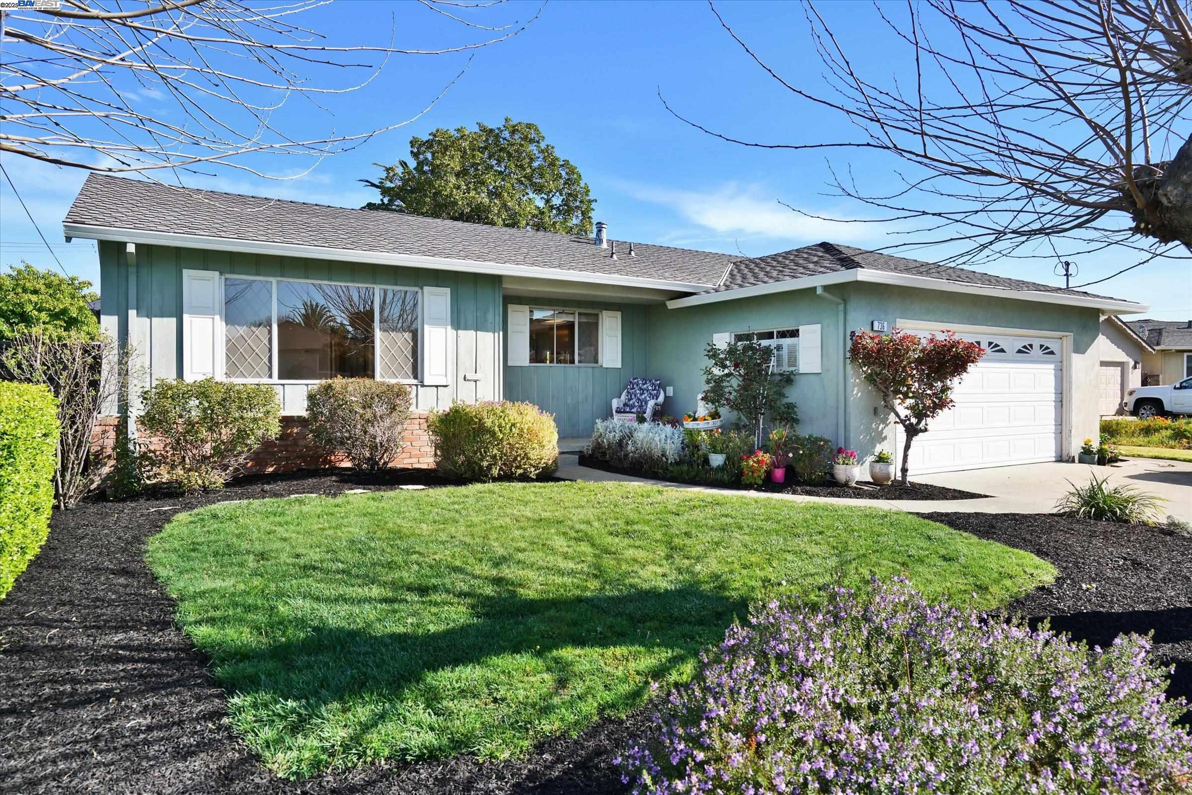 736 Adams Ave