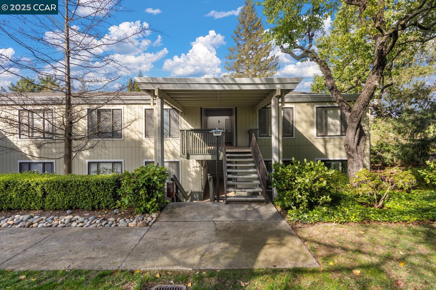 1537 Canyonwood Ct # 8