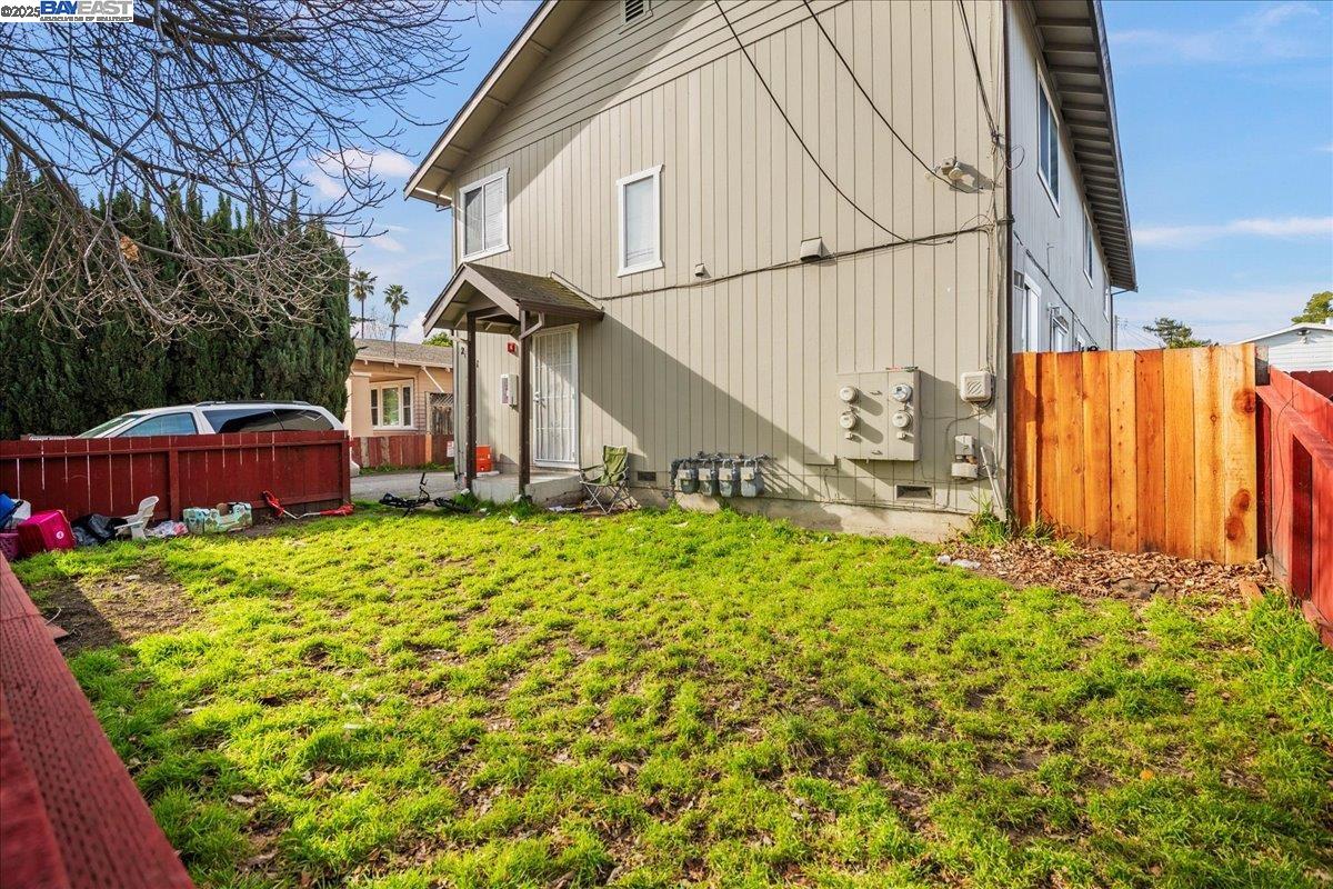 21381 Montgomery Ave