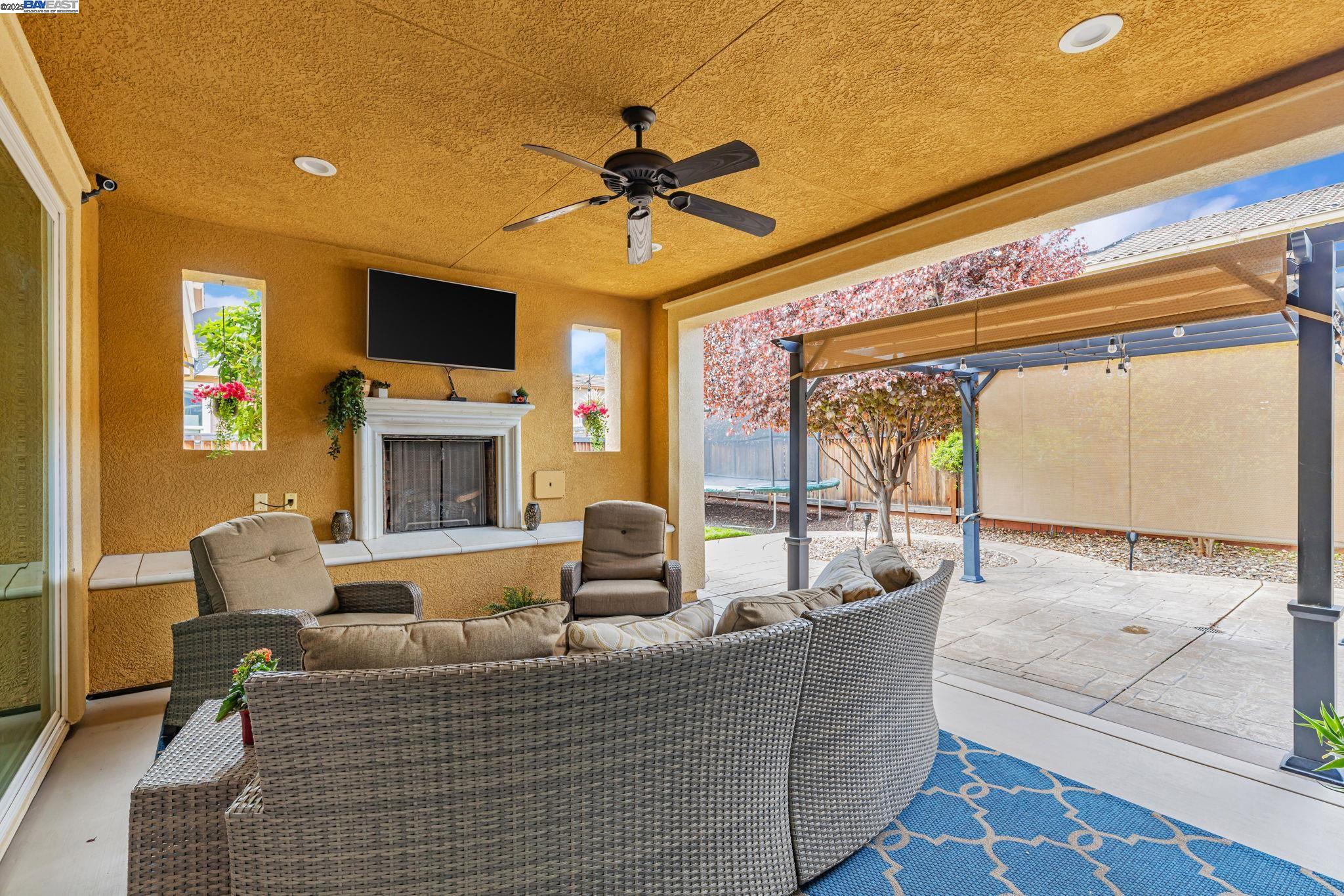 2725 Reddington Way