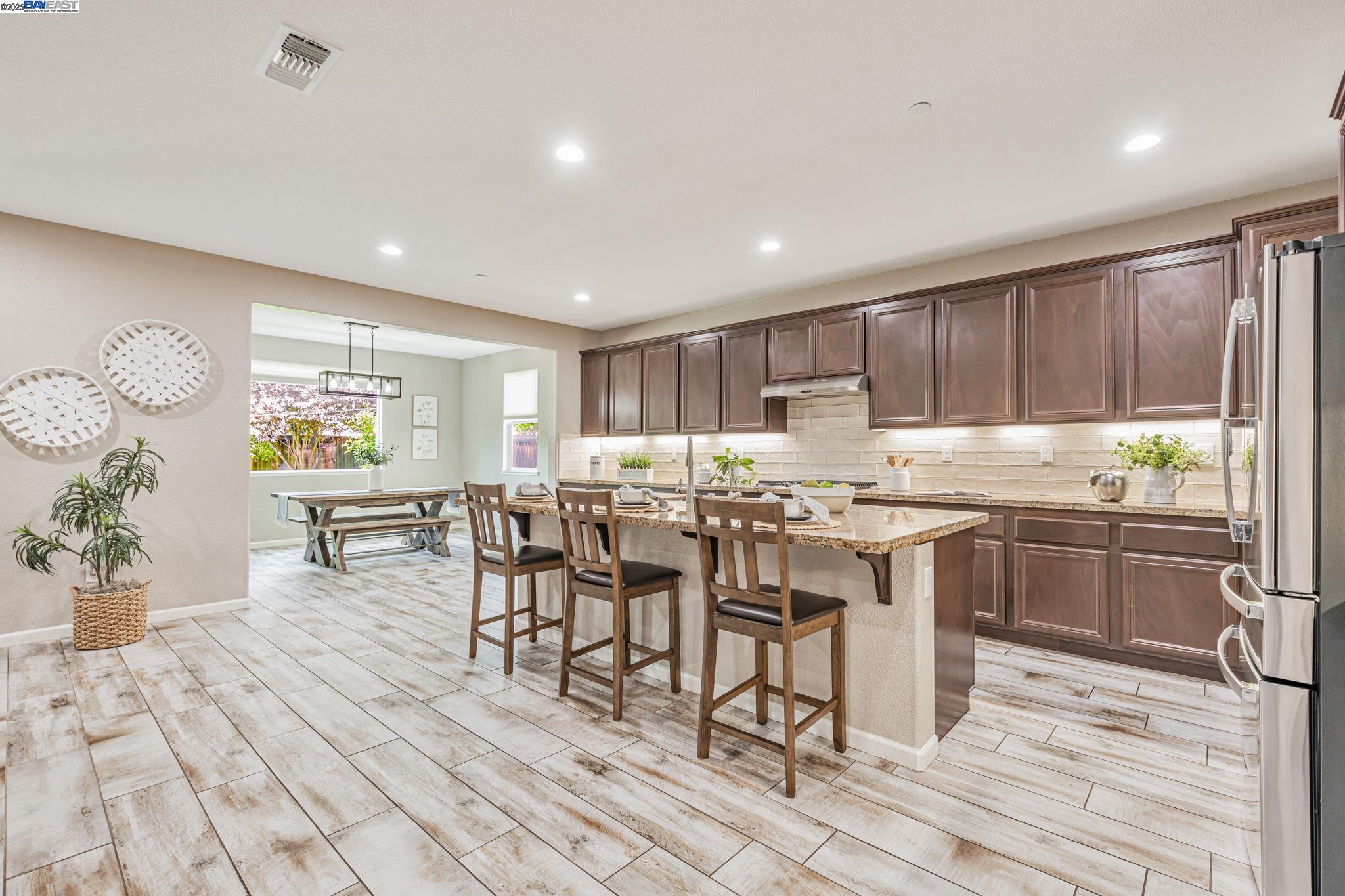 2725 Reddington Way