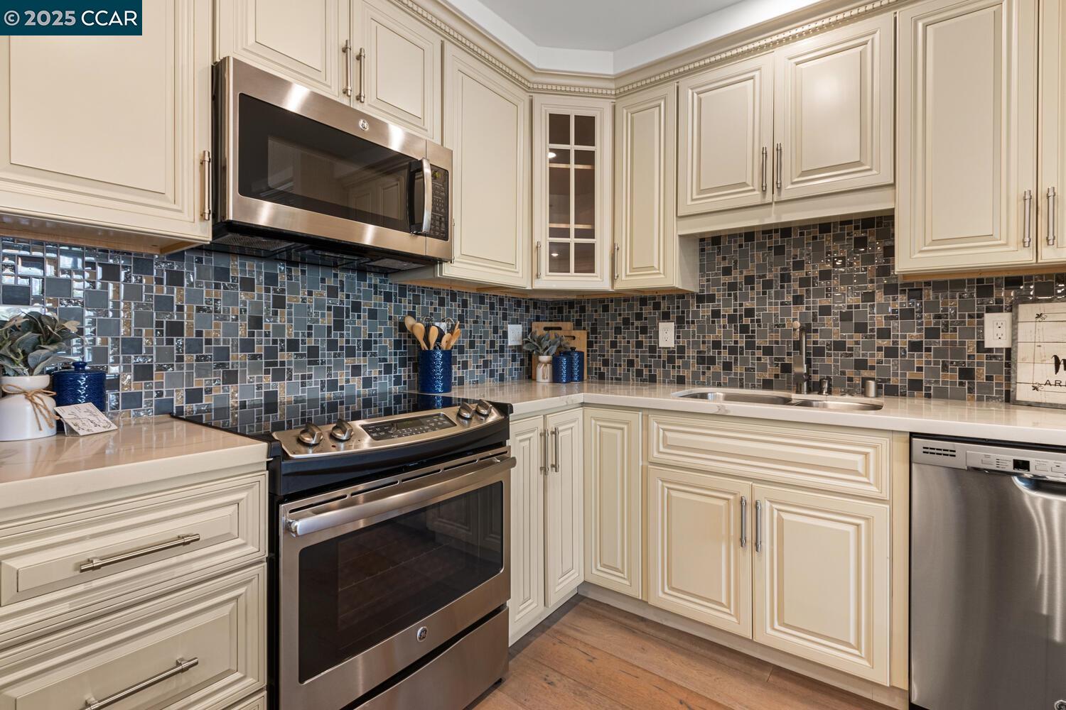 1372 Rockledge Lane # 6