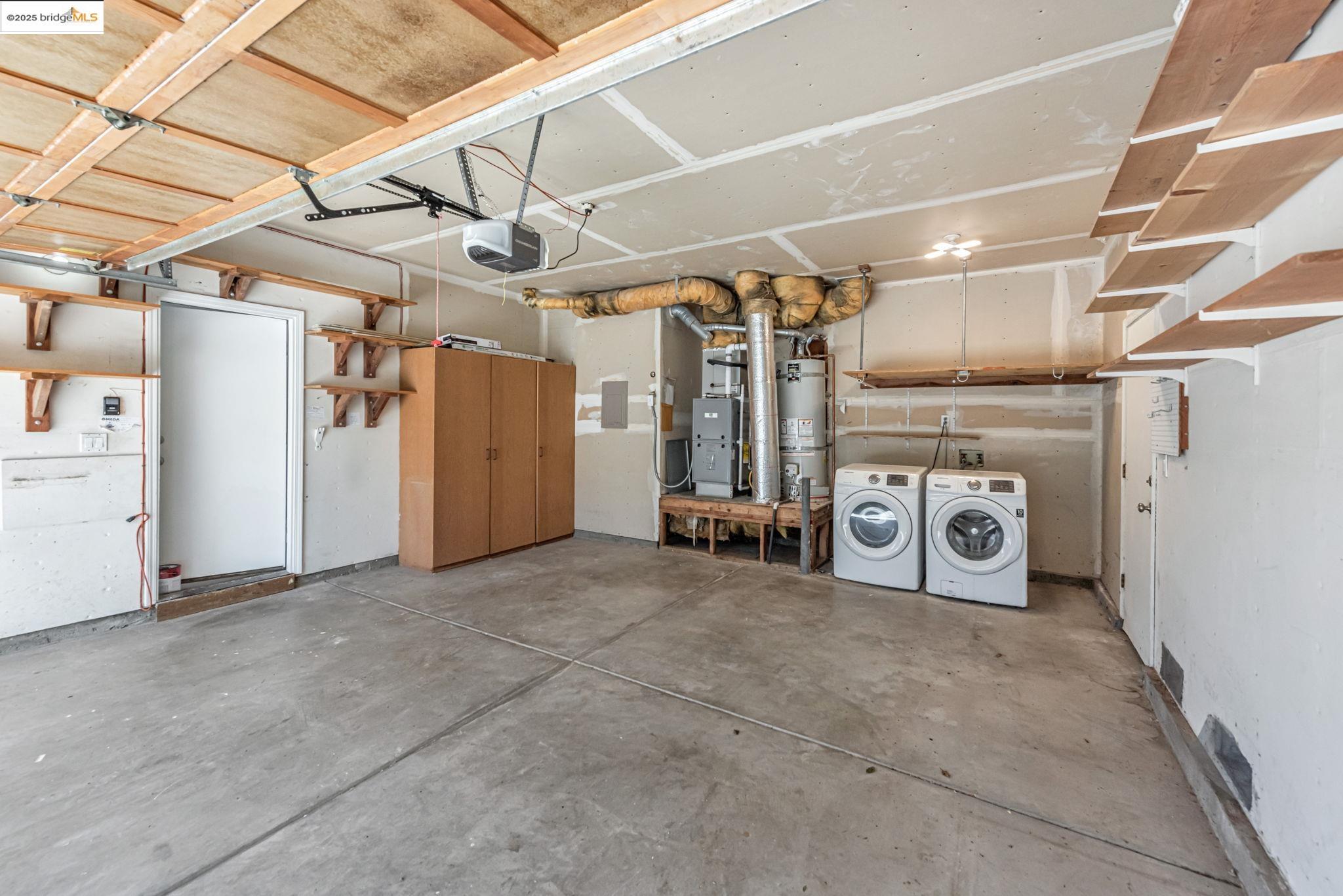 34299 Eucalyptus Ter