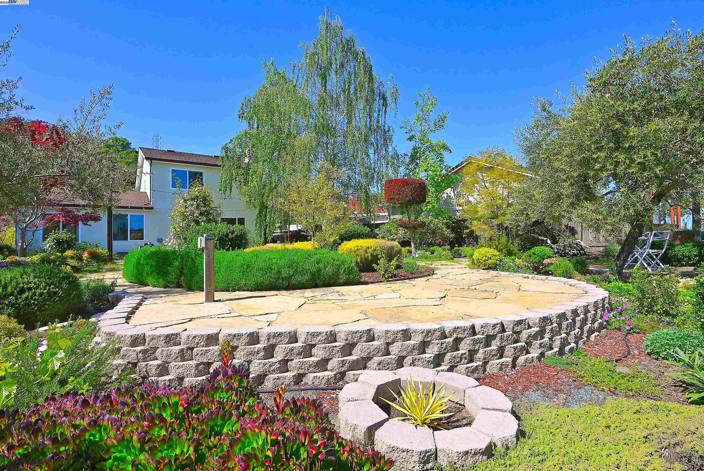481 Falcon Way