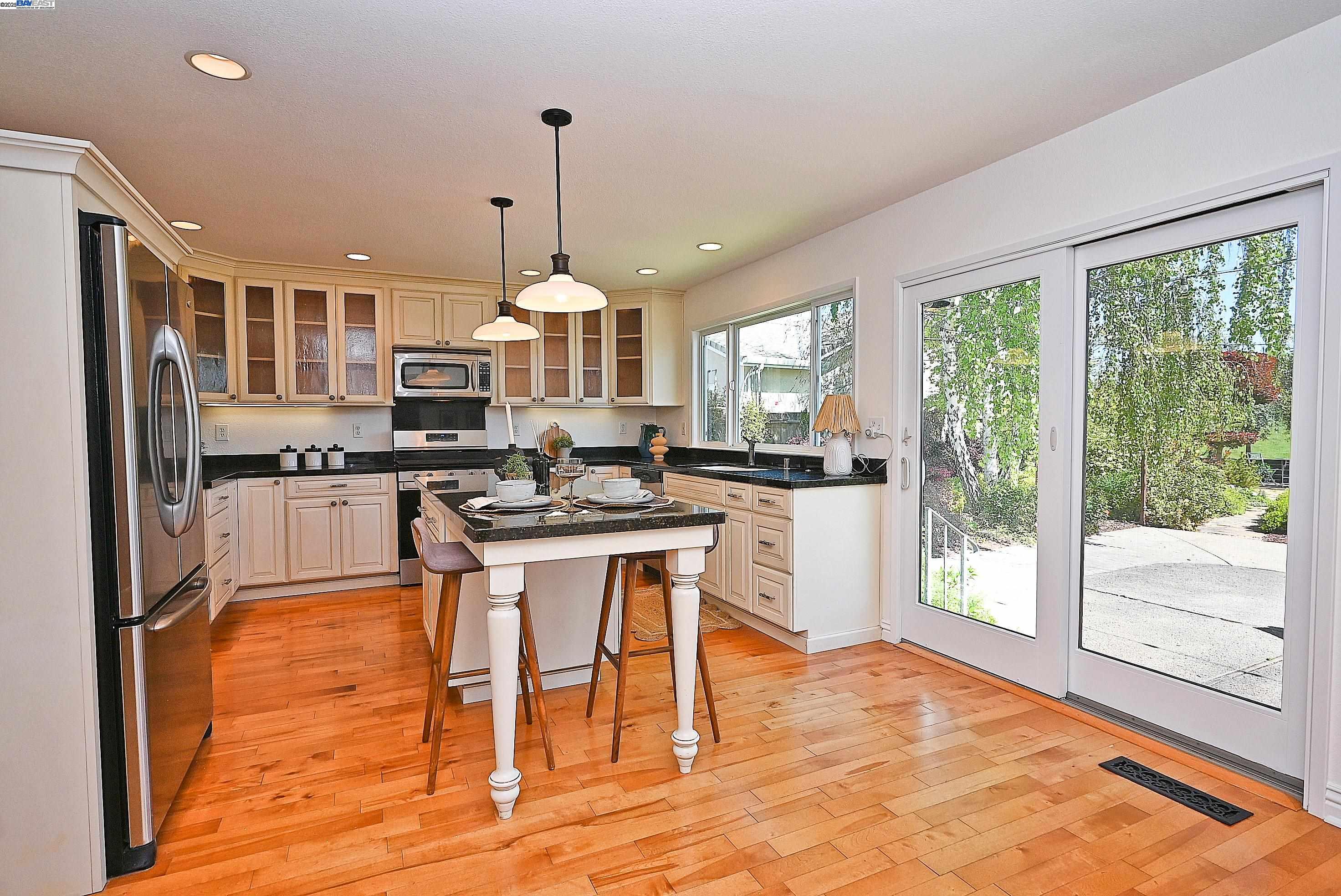 481 Falcon Way