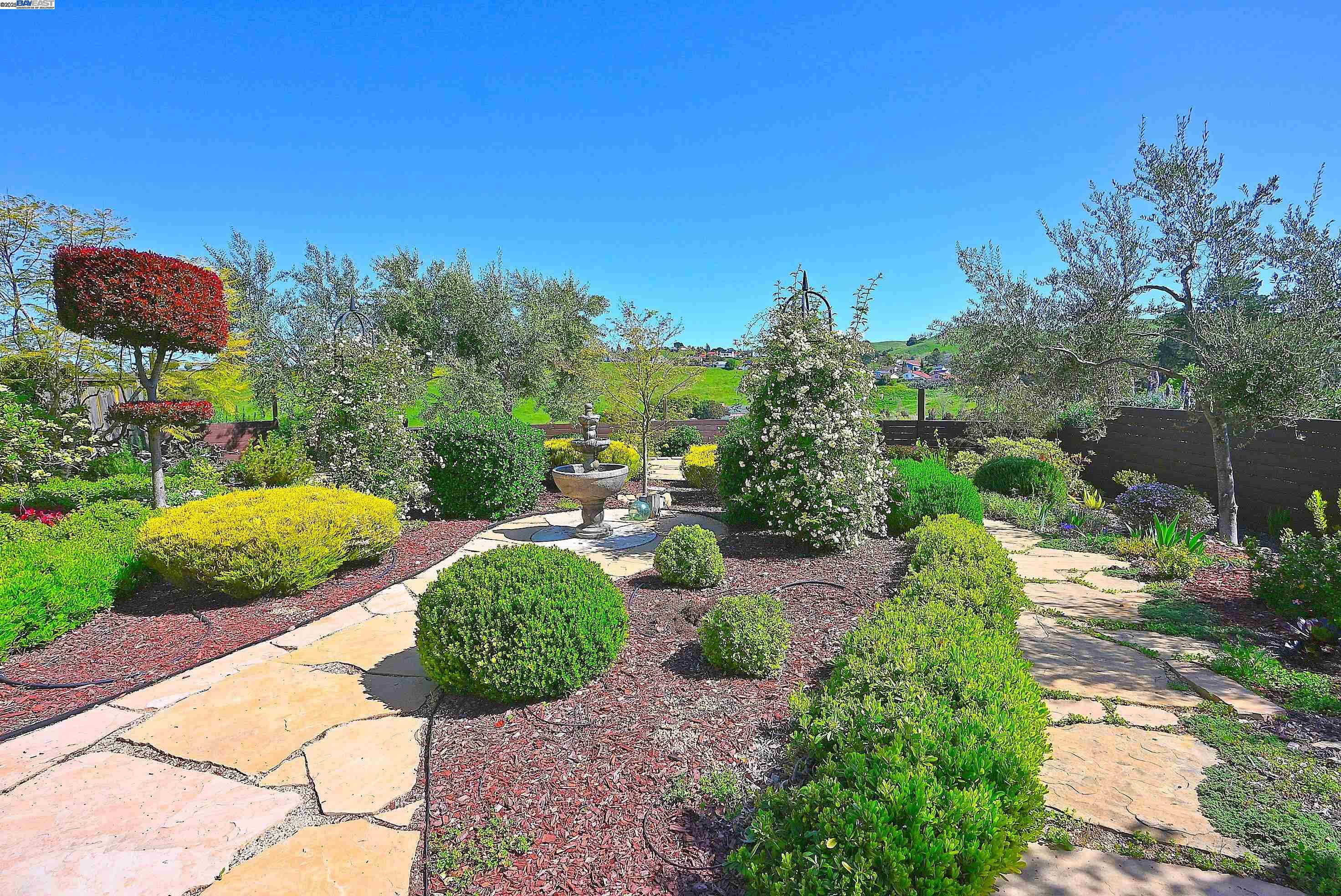 481 Falcon Way
