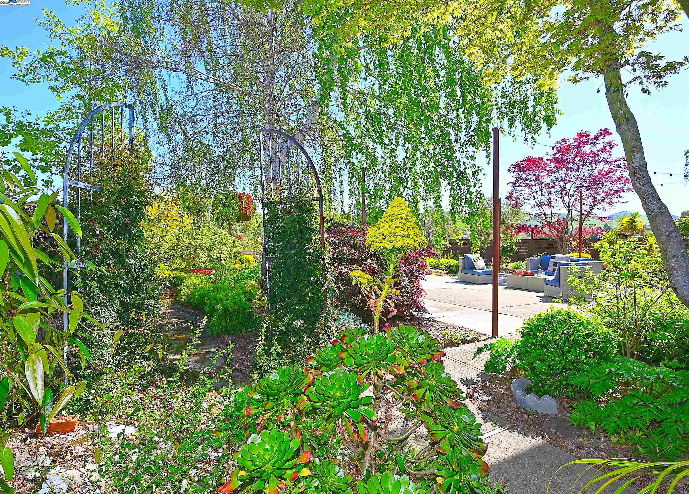 481 Falcon Way
