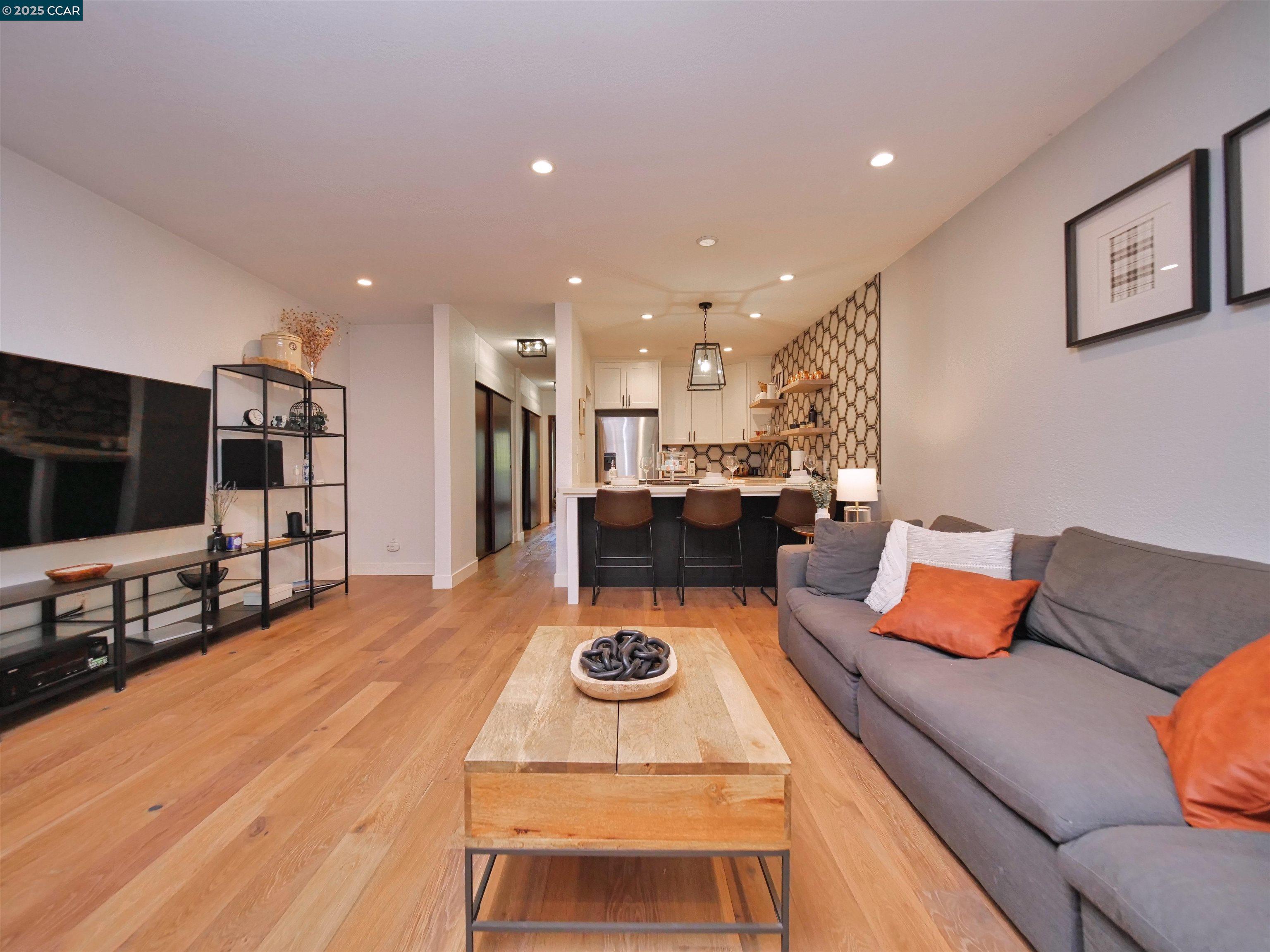 700 Suntree Lane # 705