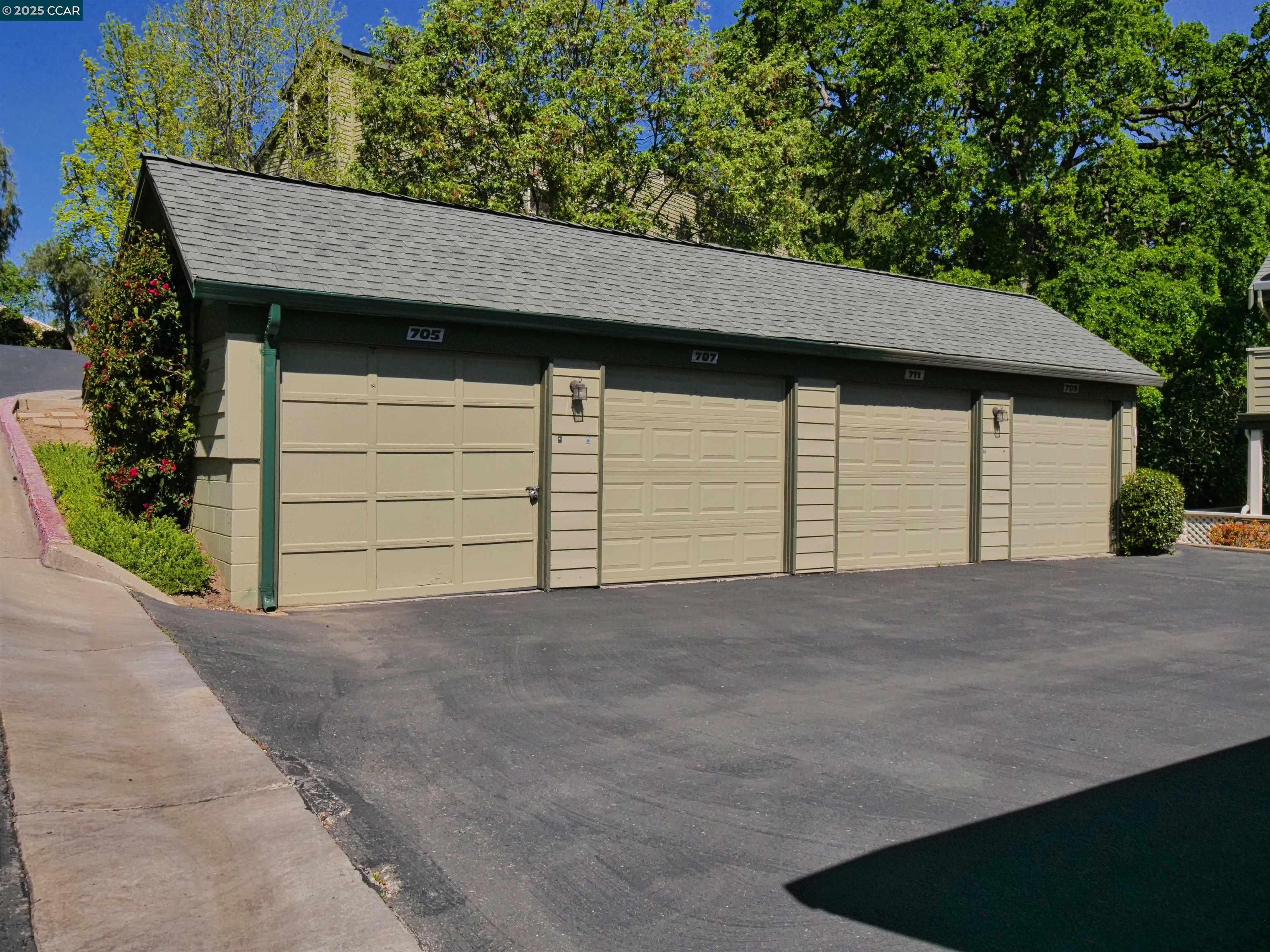 700 Suntree Lane # 705