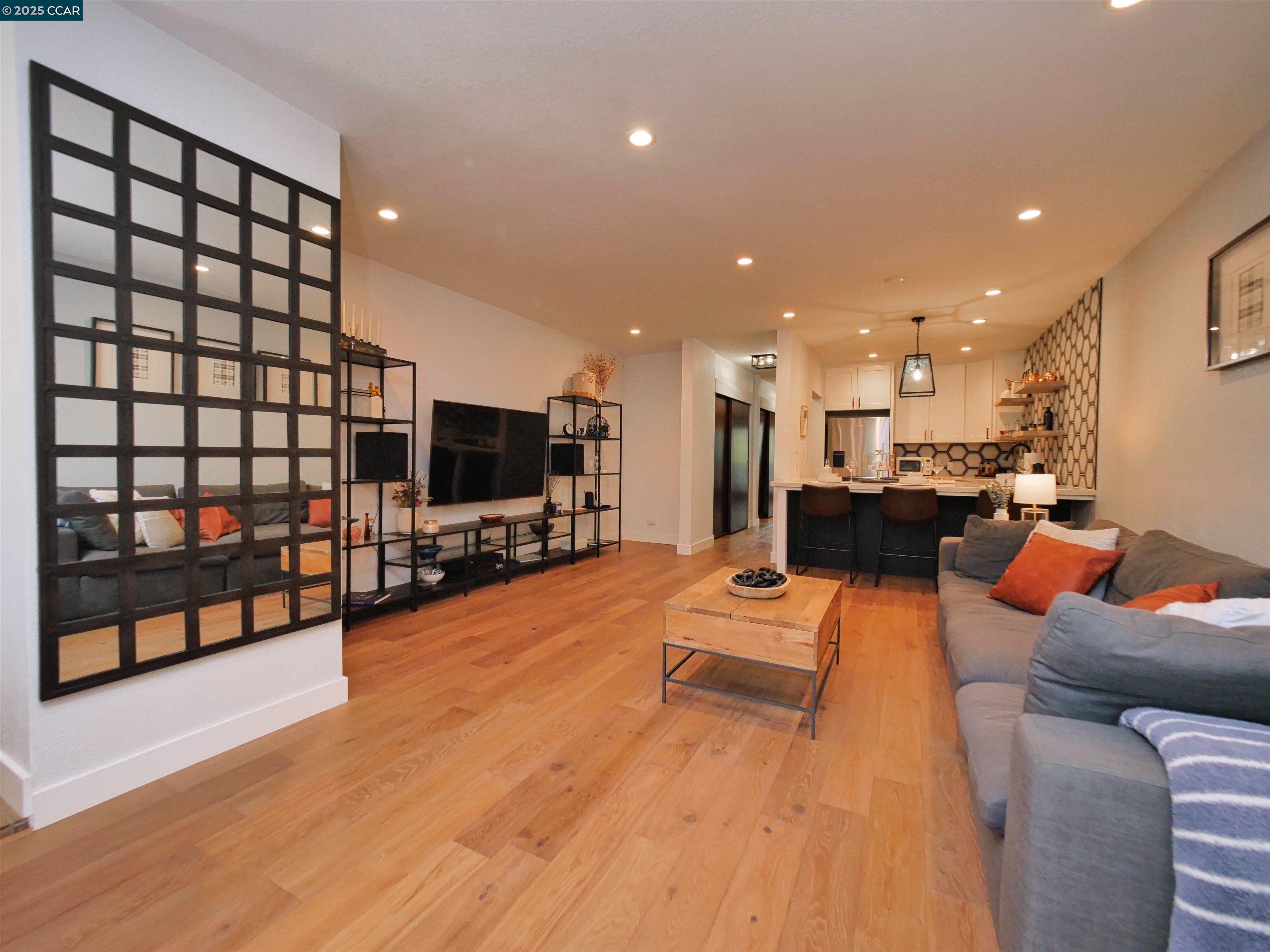 700 Suntree Lane # 705