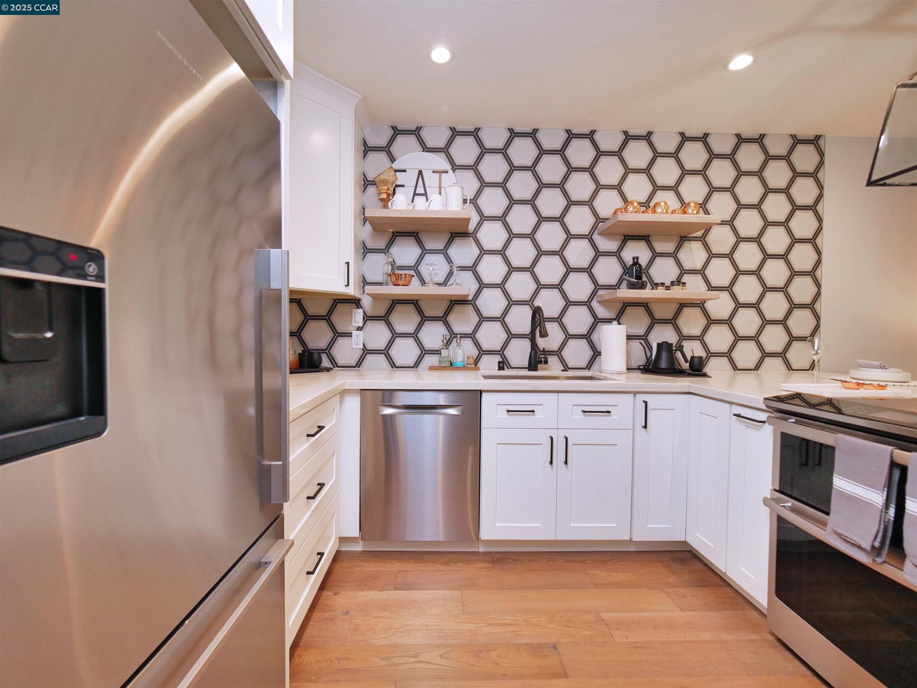 700 Suntree Lane # 705