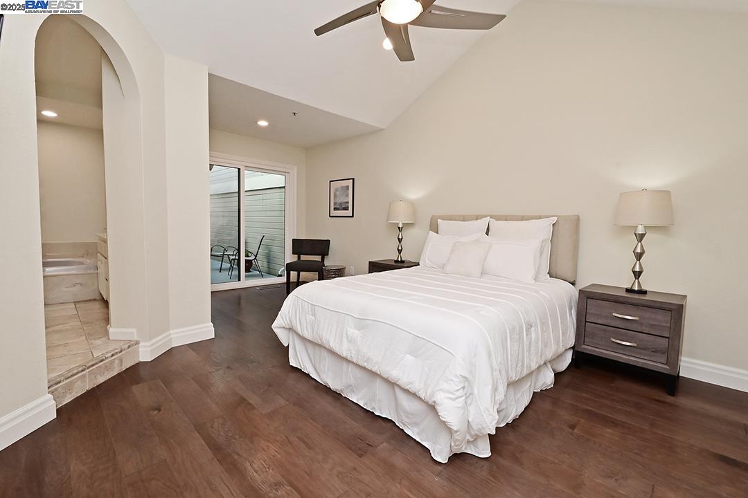 982 Waverly Cmn