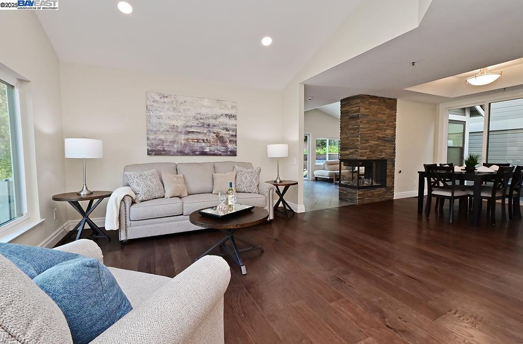 982 Waverly Cmn