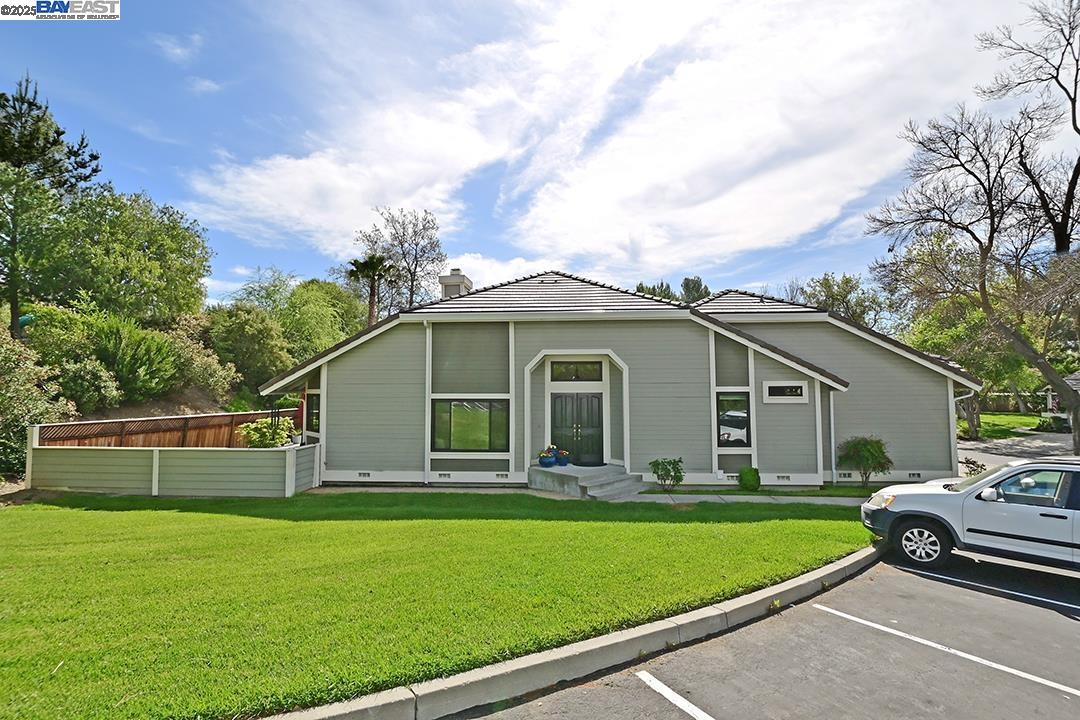 982 Waverly Cmn