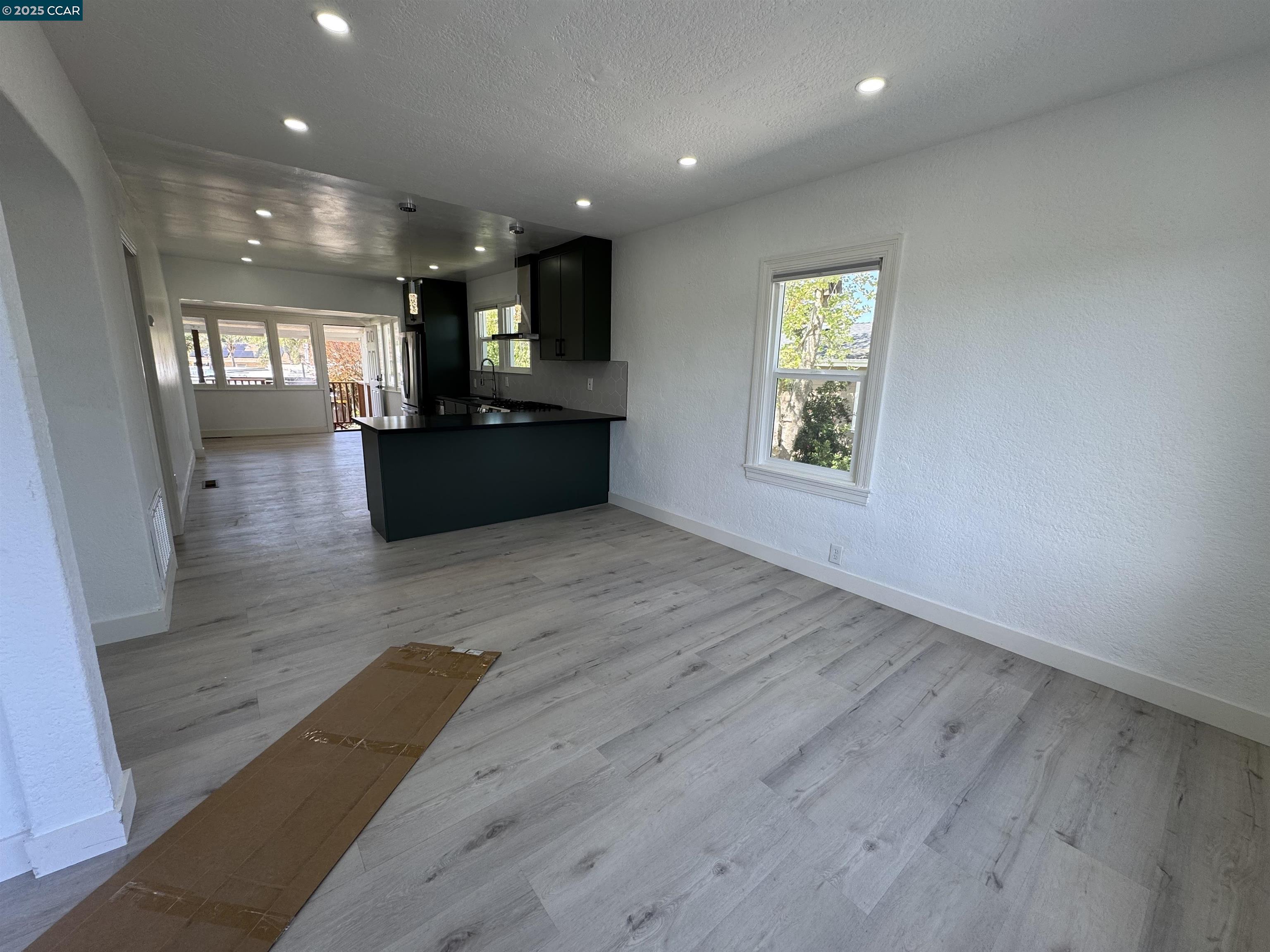 803 Vine Ave