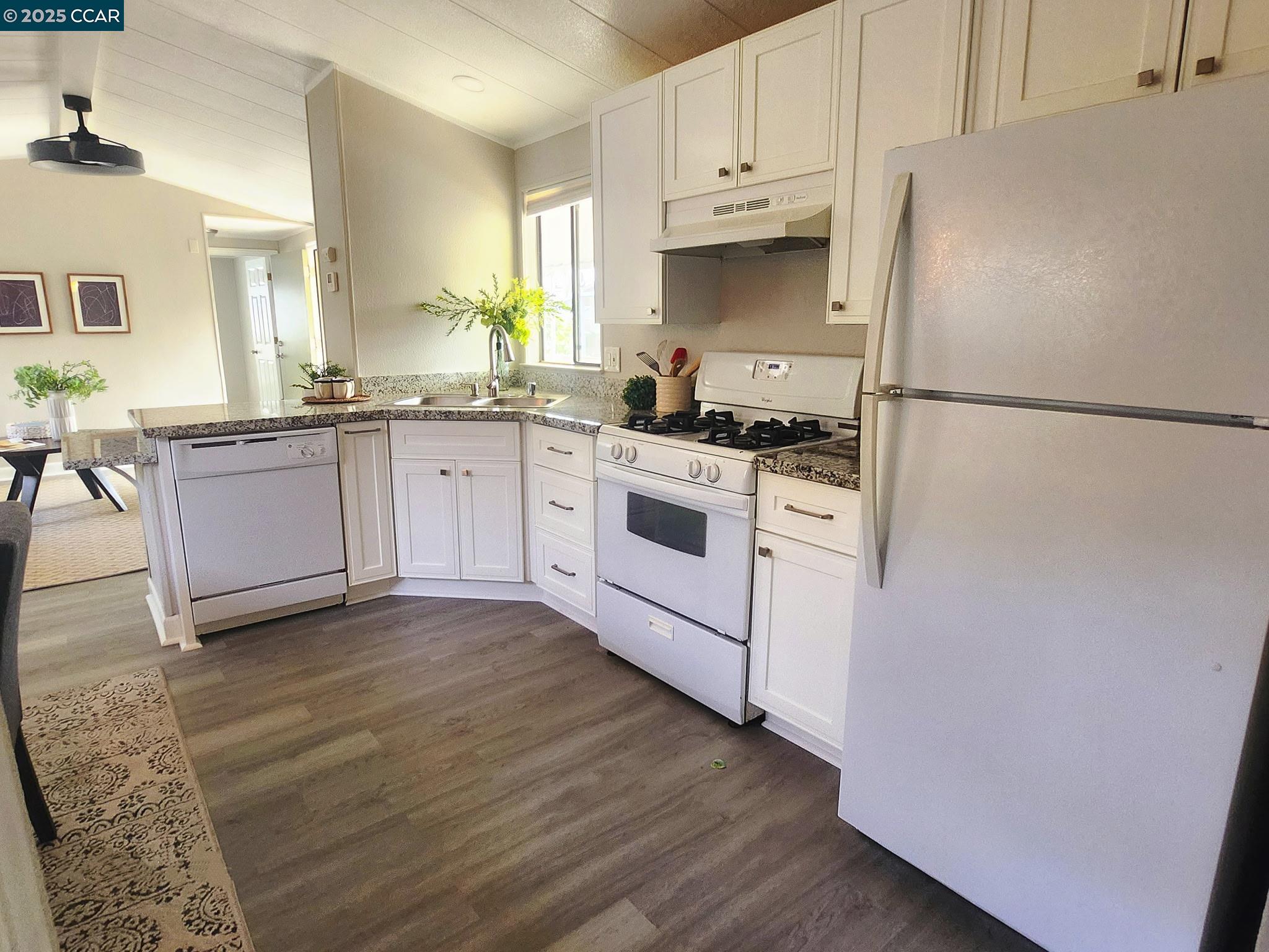 21 Sunset Dr # 21