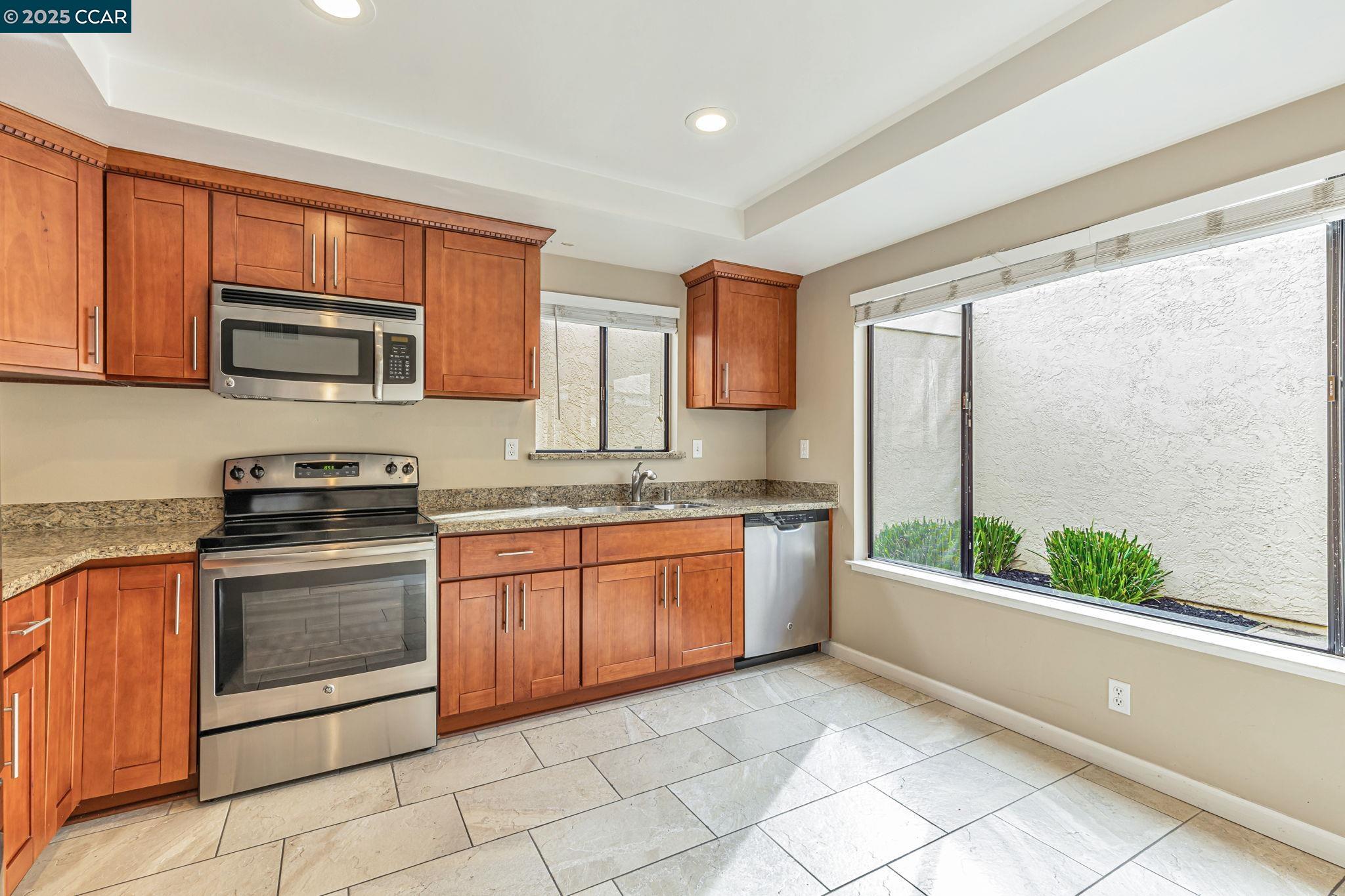 102 Northcreek Cir