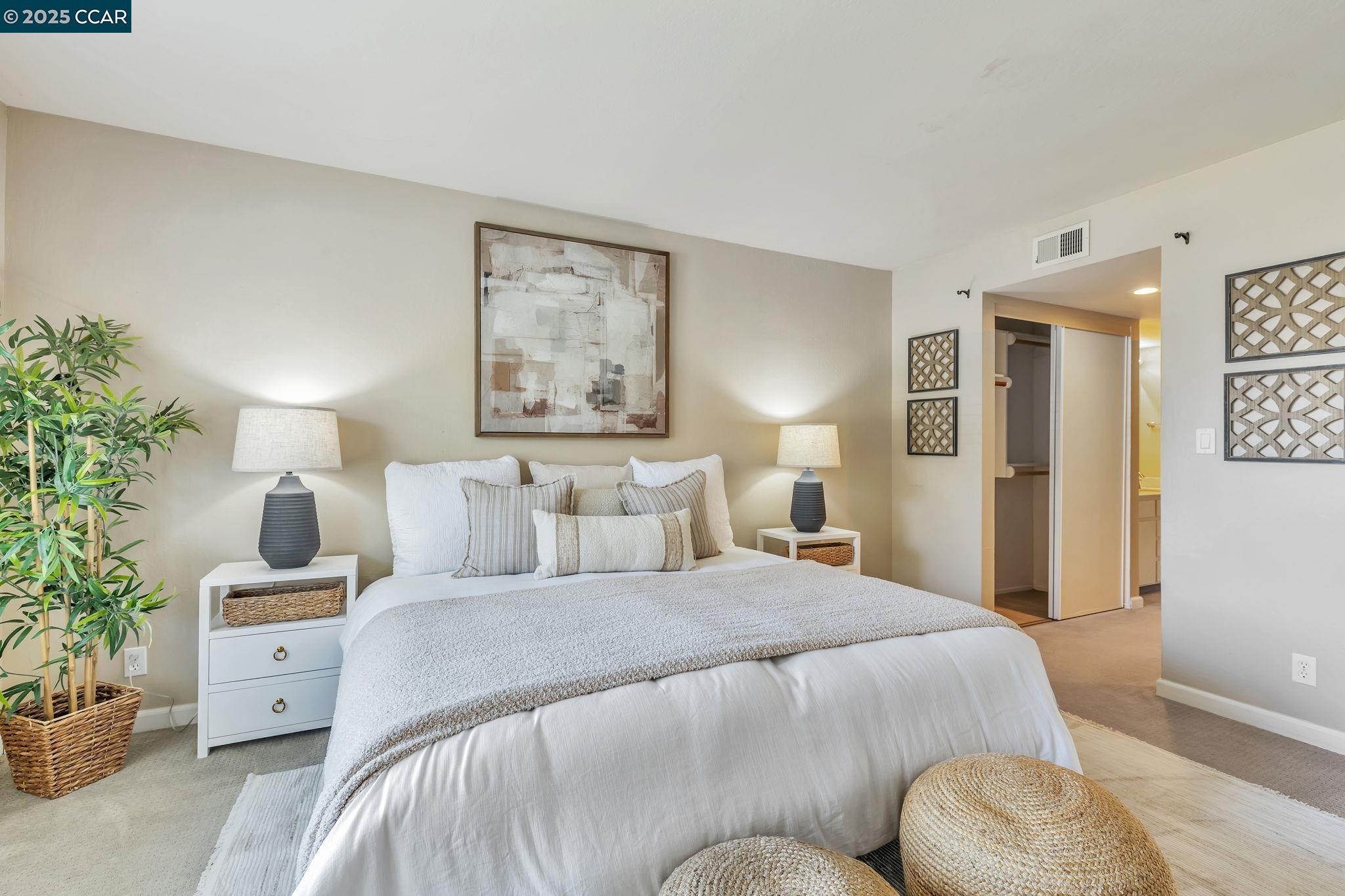 102 Northcreek Cir