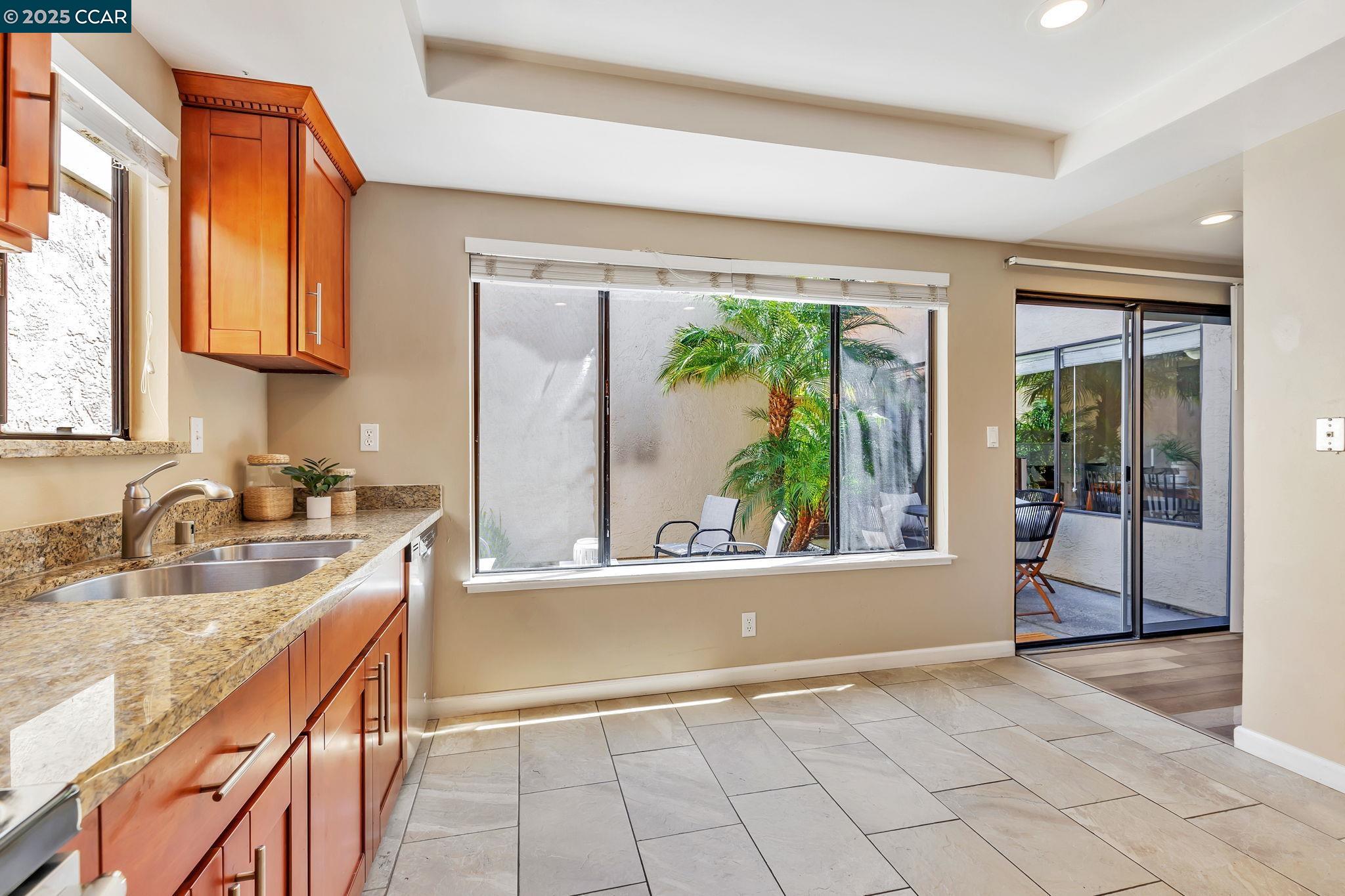 102 Northcreek Cir