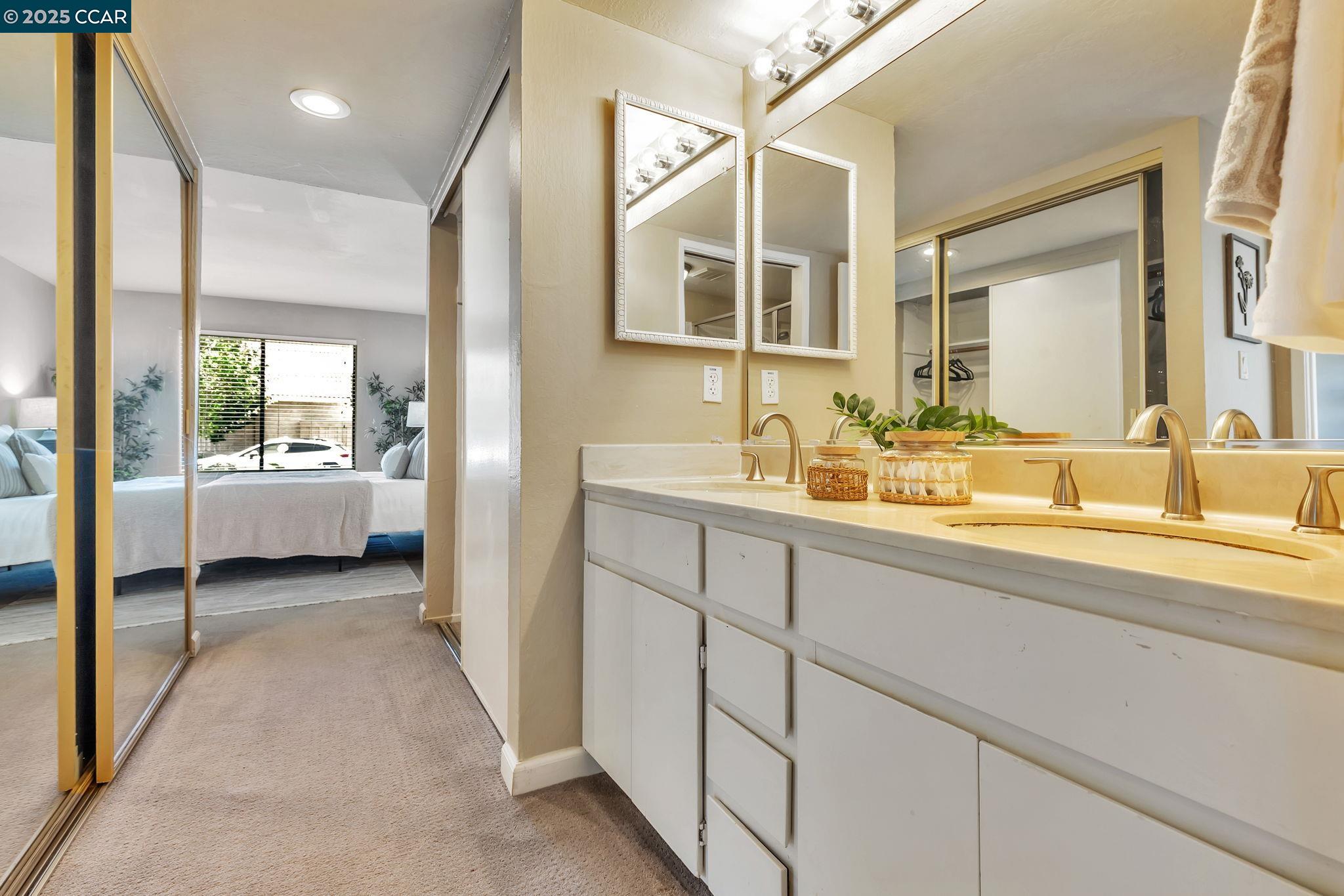 102 Northcreek Cir