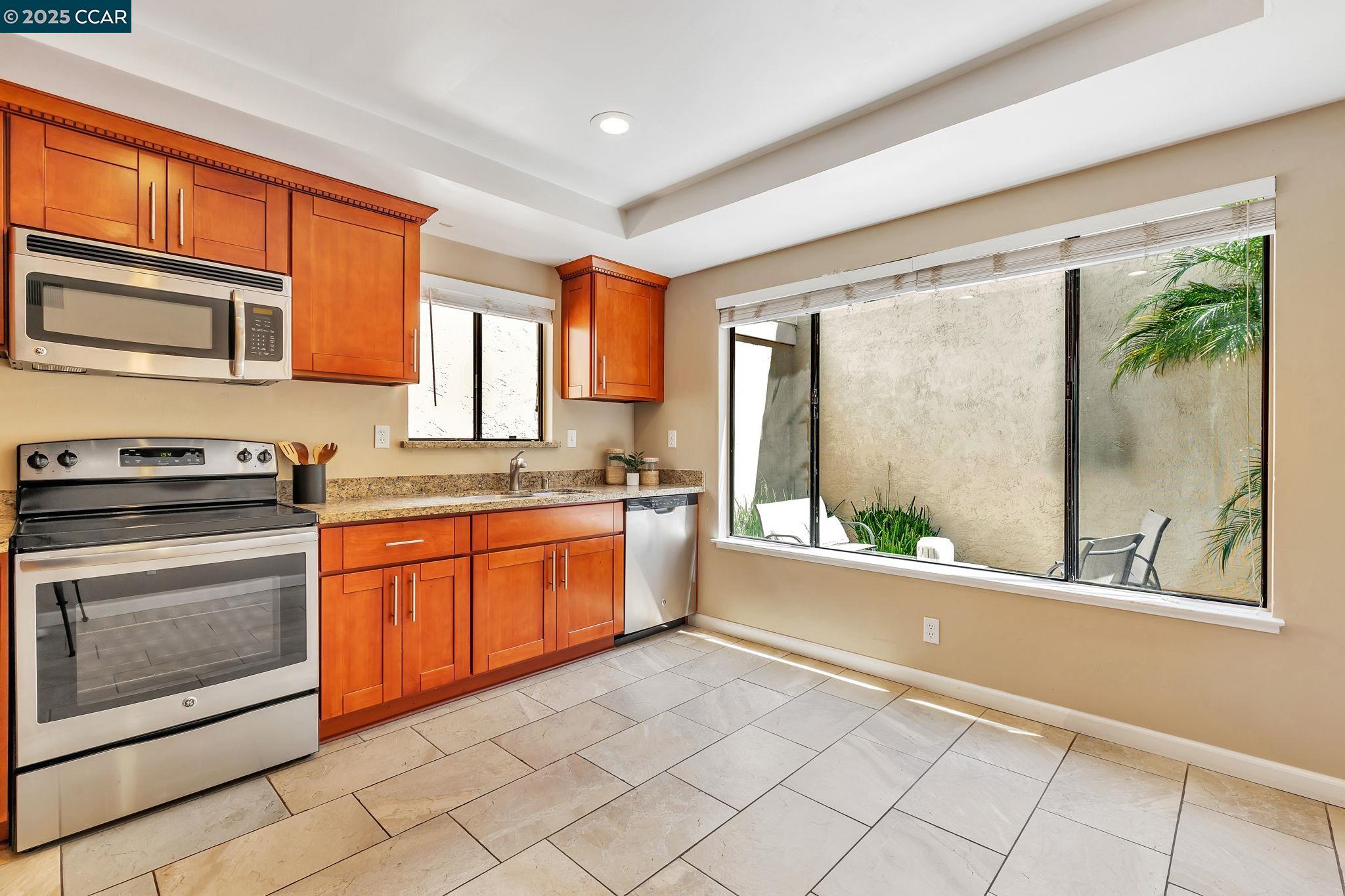 102 Northcreek Cir