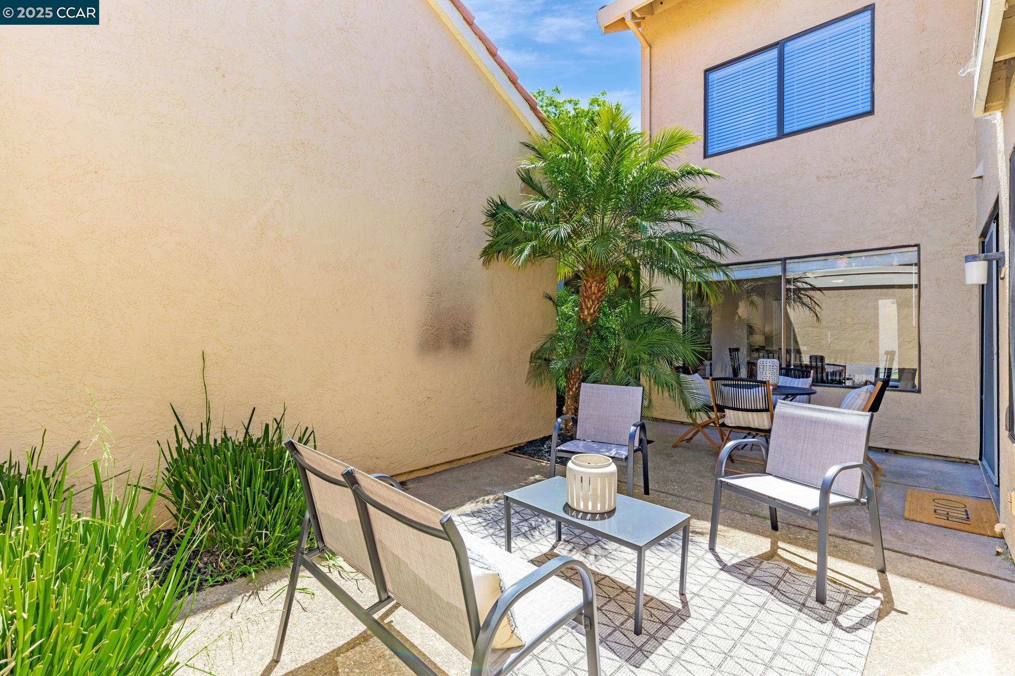 102 Northcreek Cir