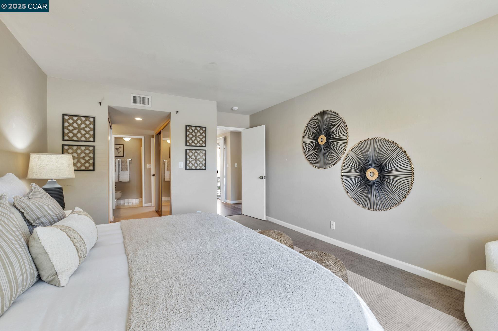 102 Northcreek Cir