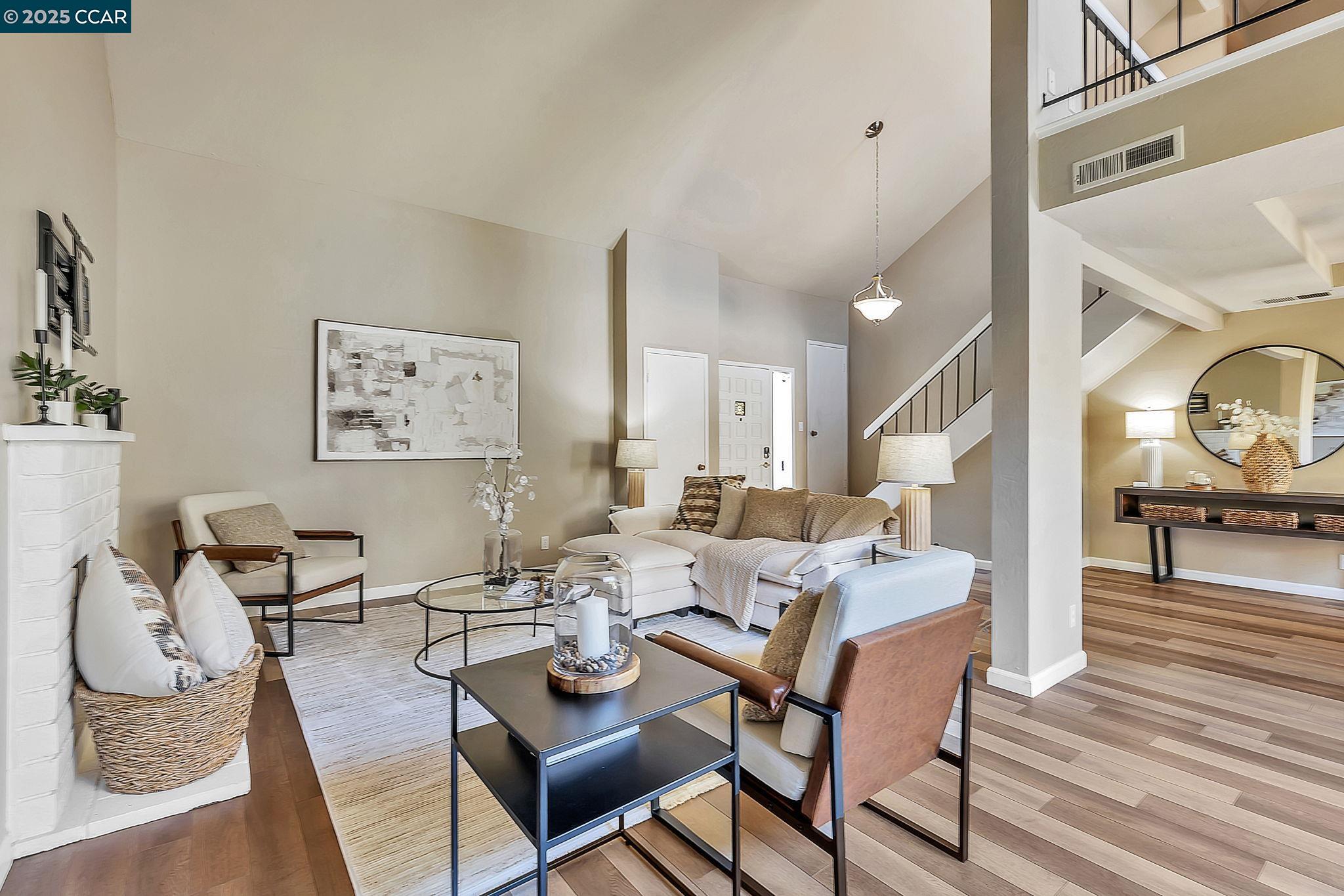 102 Northcreek Cir
