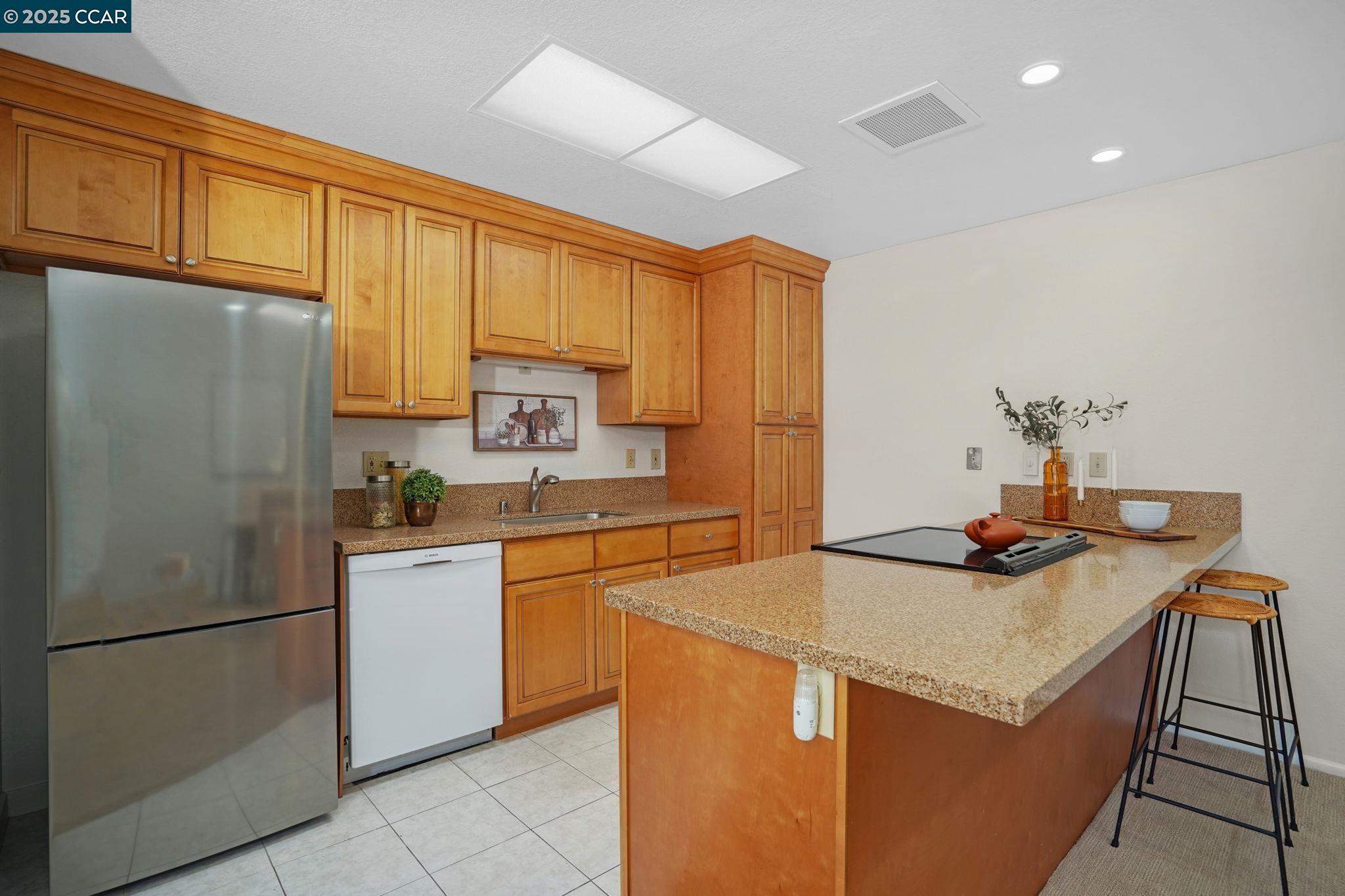 1625 Skycrest Dr # 27