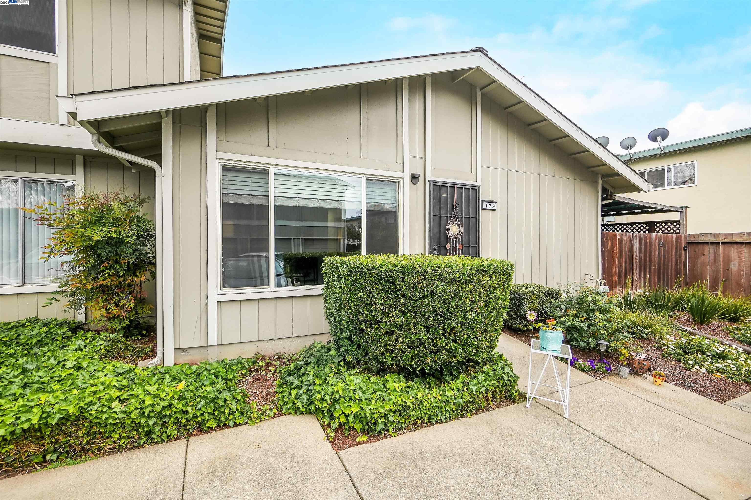 179 Loma Verde Dr