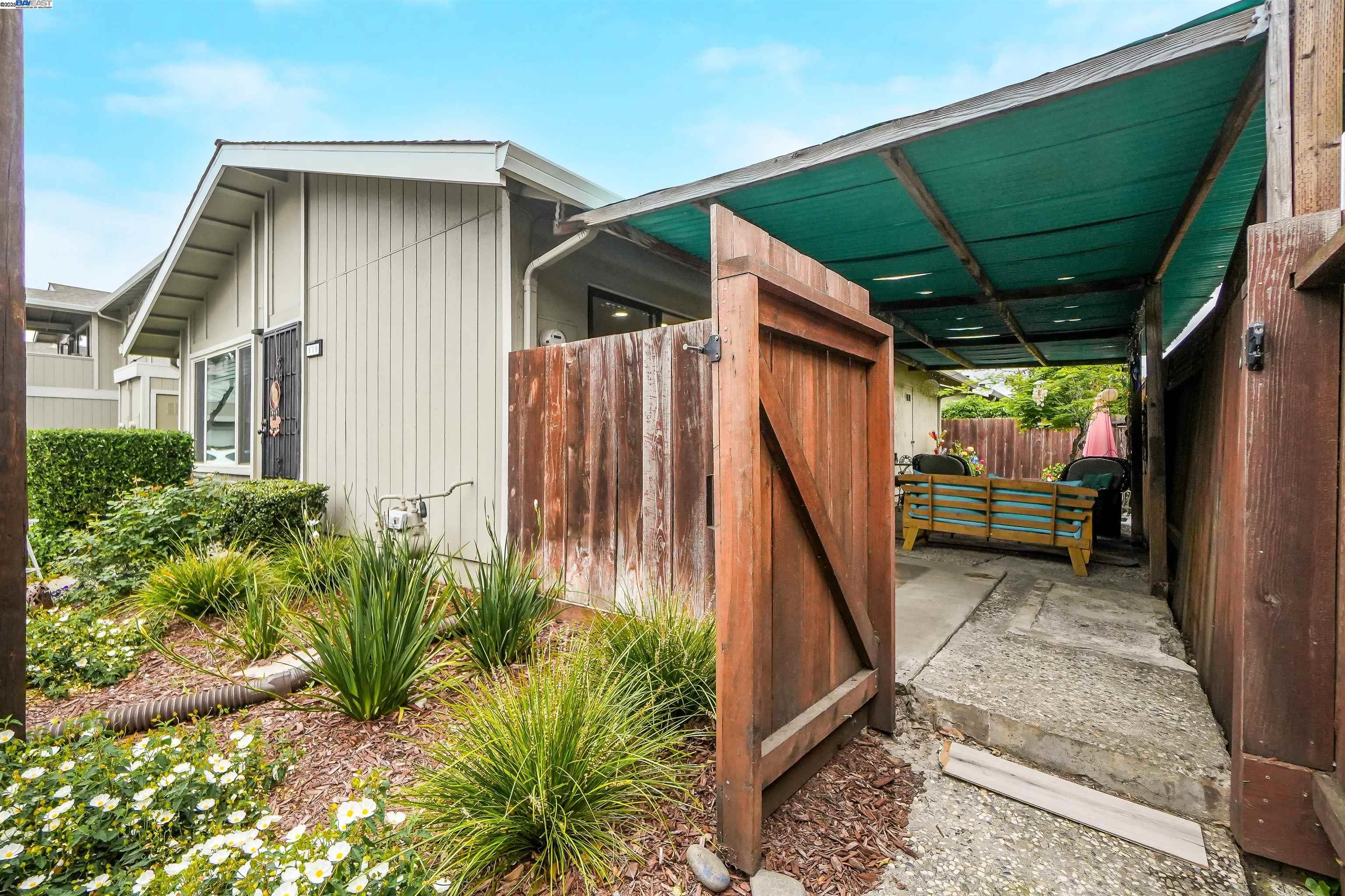 179 Loma Verde Dr