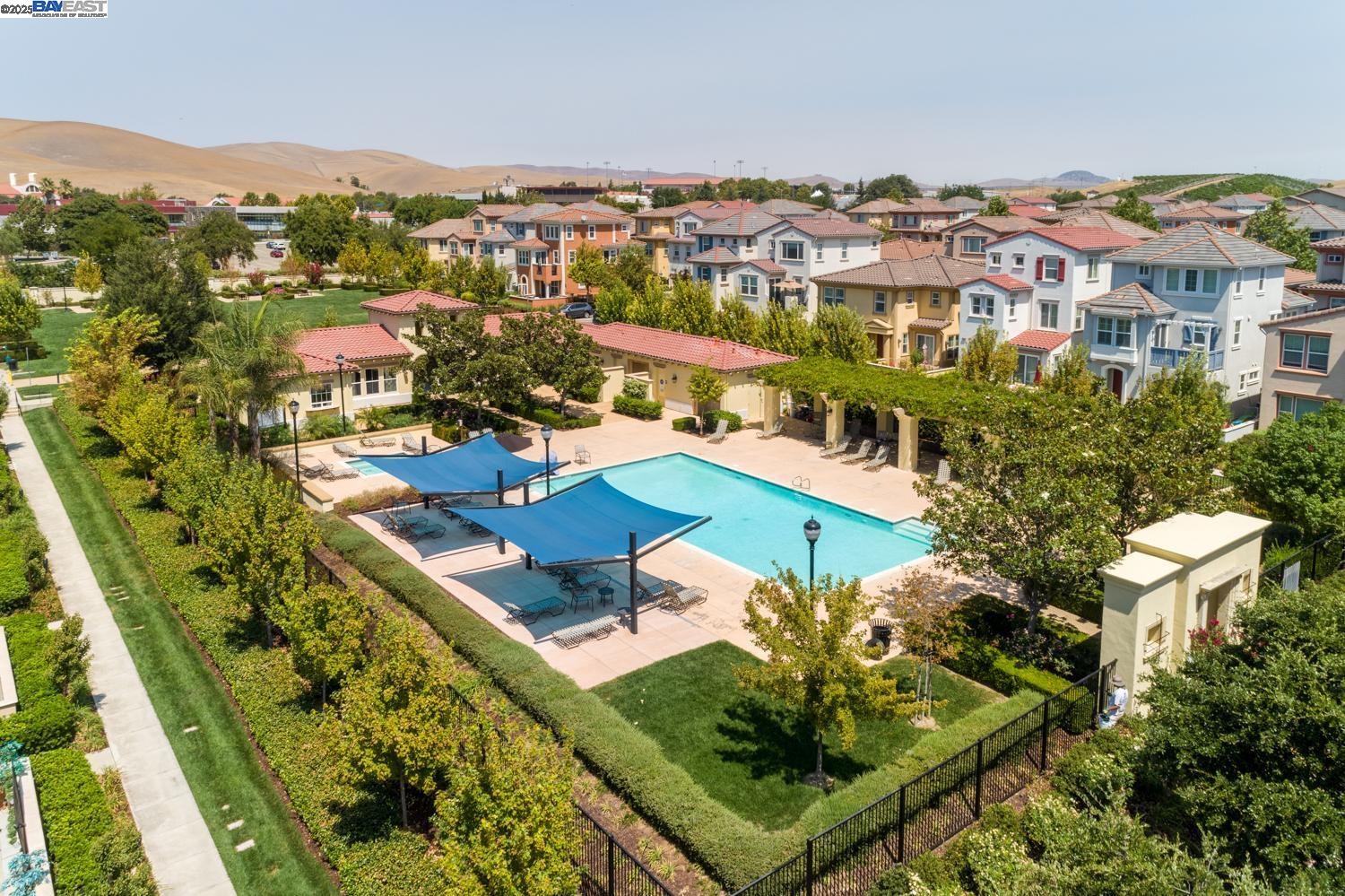 250 Selby Ln
