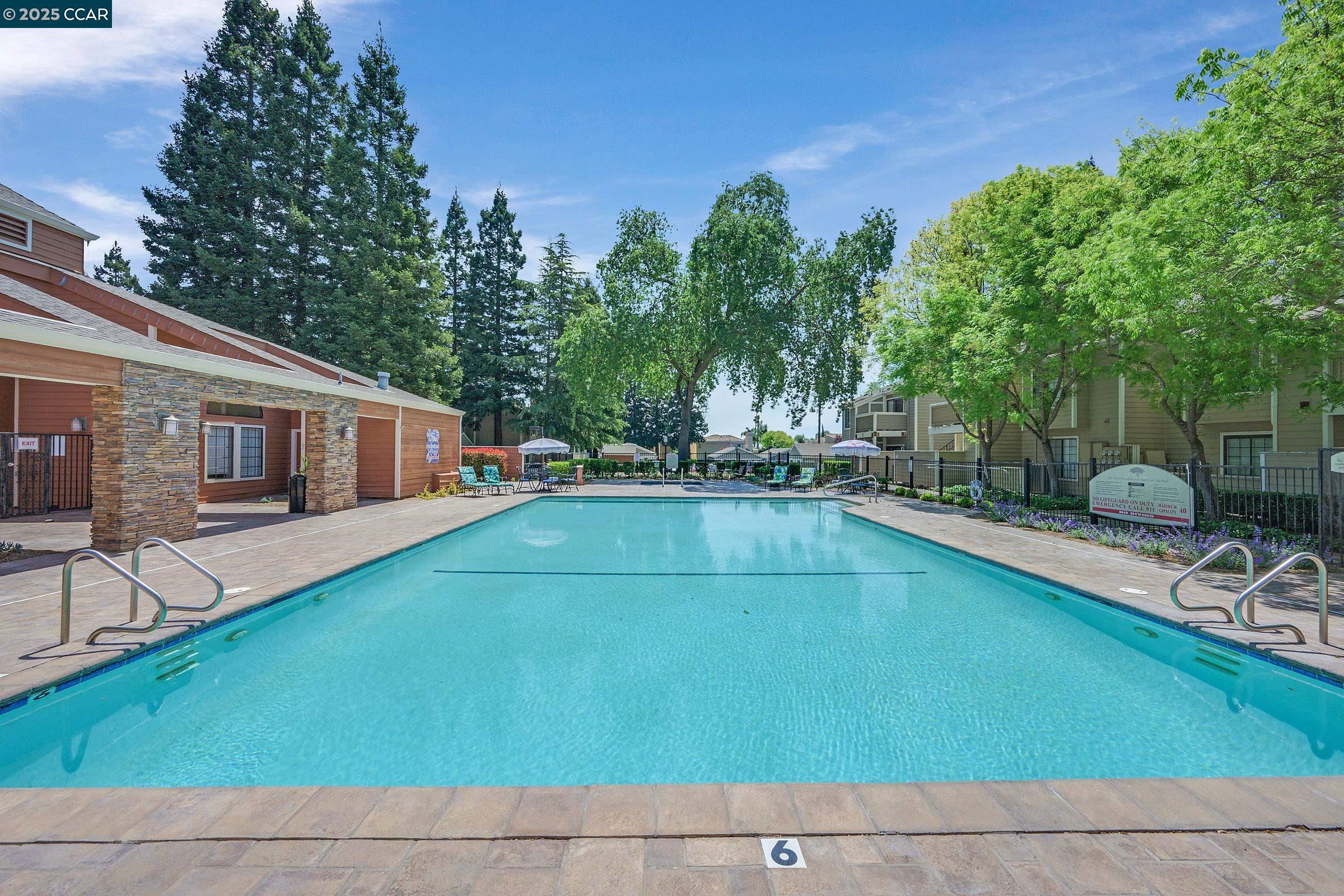 160 Eastridge Dr