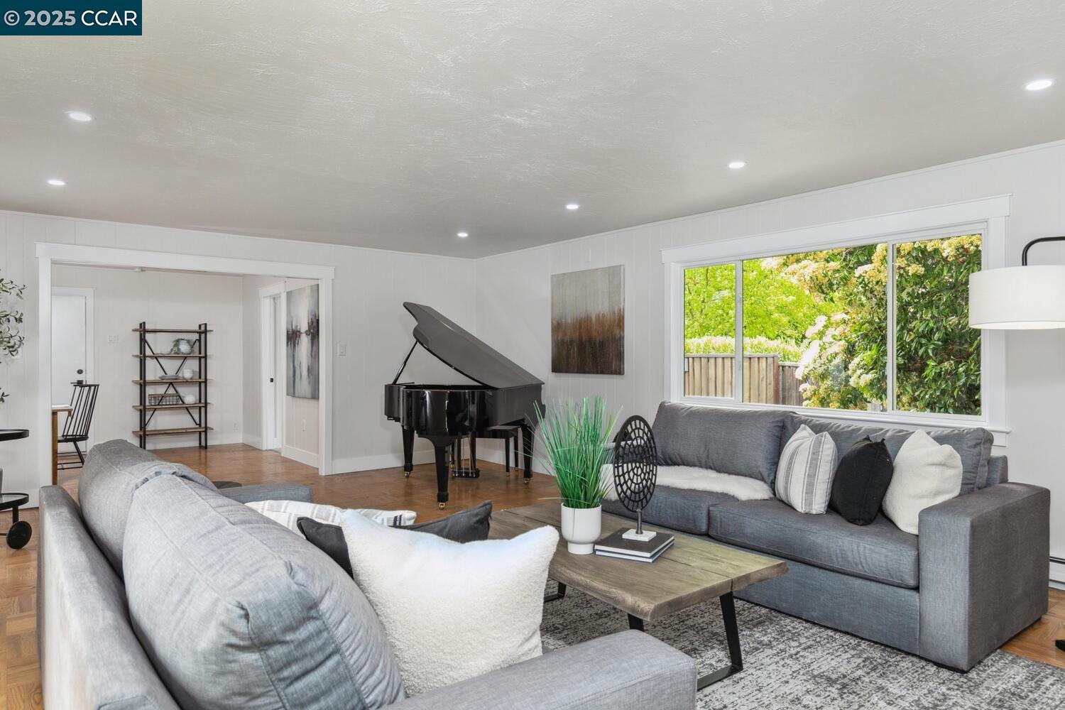 3115 Ebano Dr