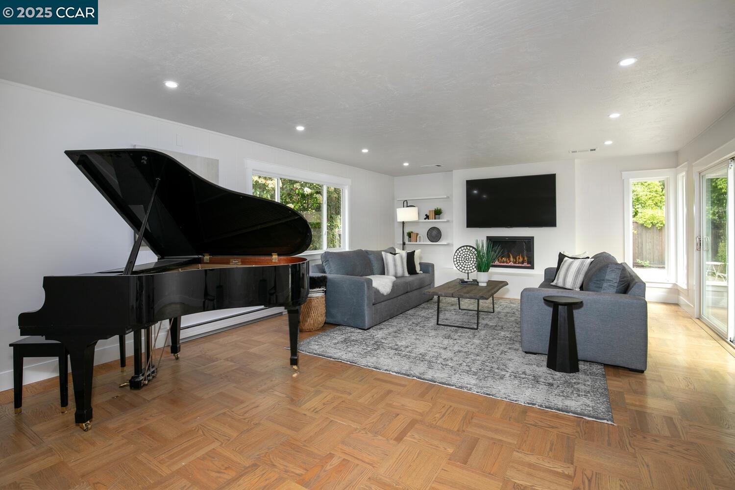 3115 Ebano Dr