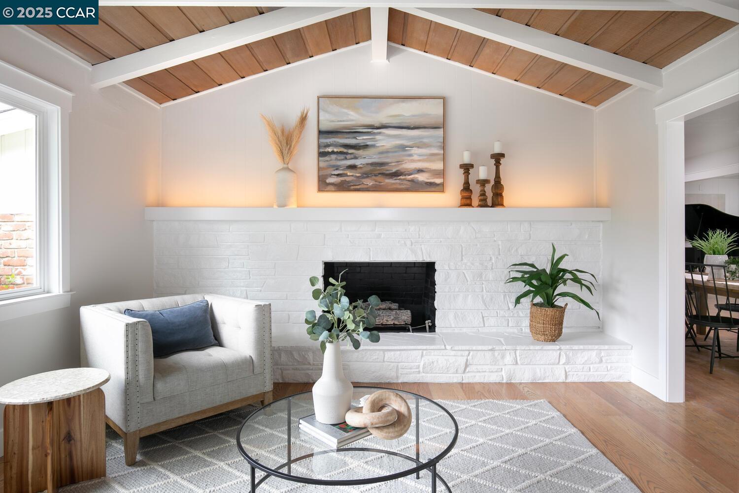 3115 Ebano Dr