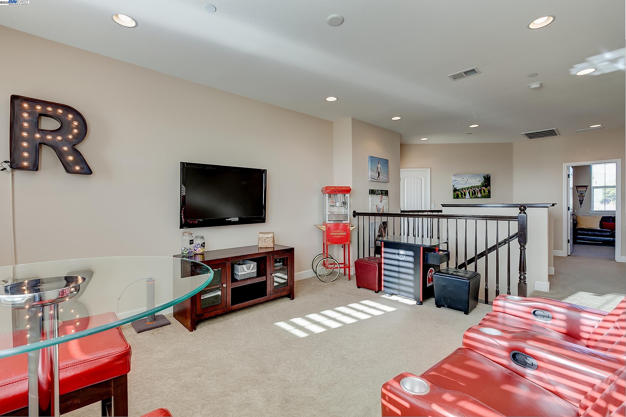 2394 AMANTEA WAY