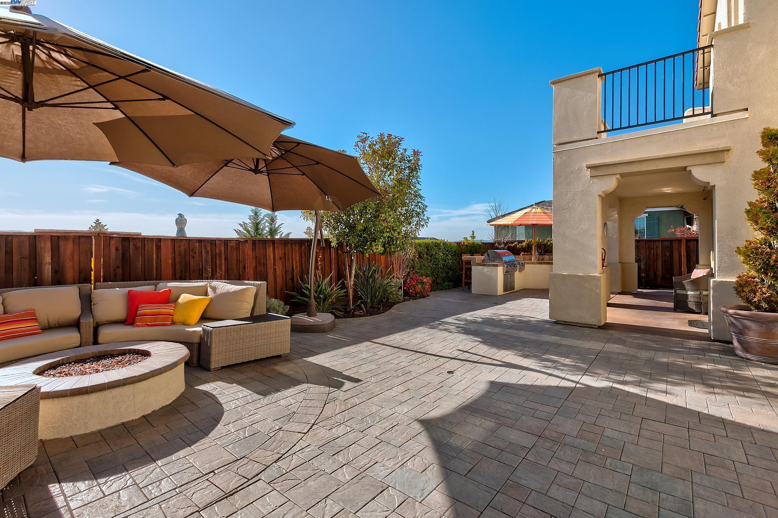 2394 AMANTEA WAY