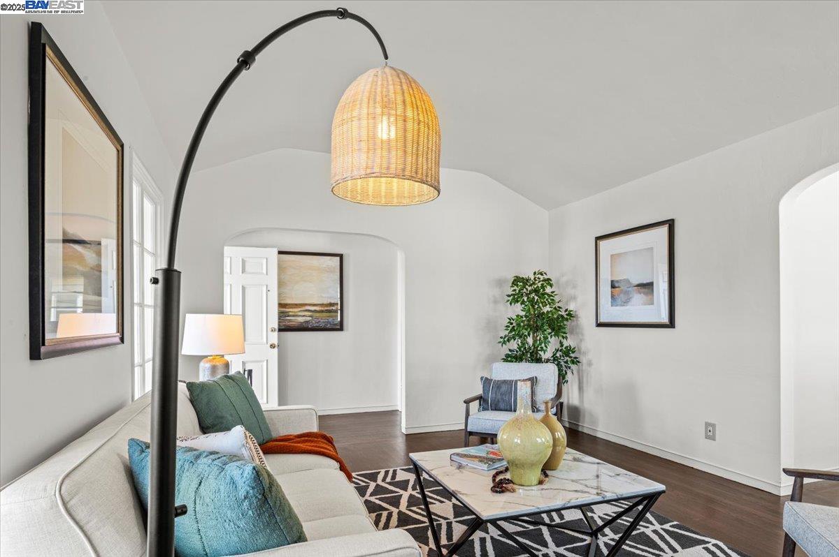 231 Bowling Green St