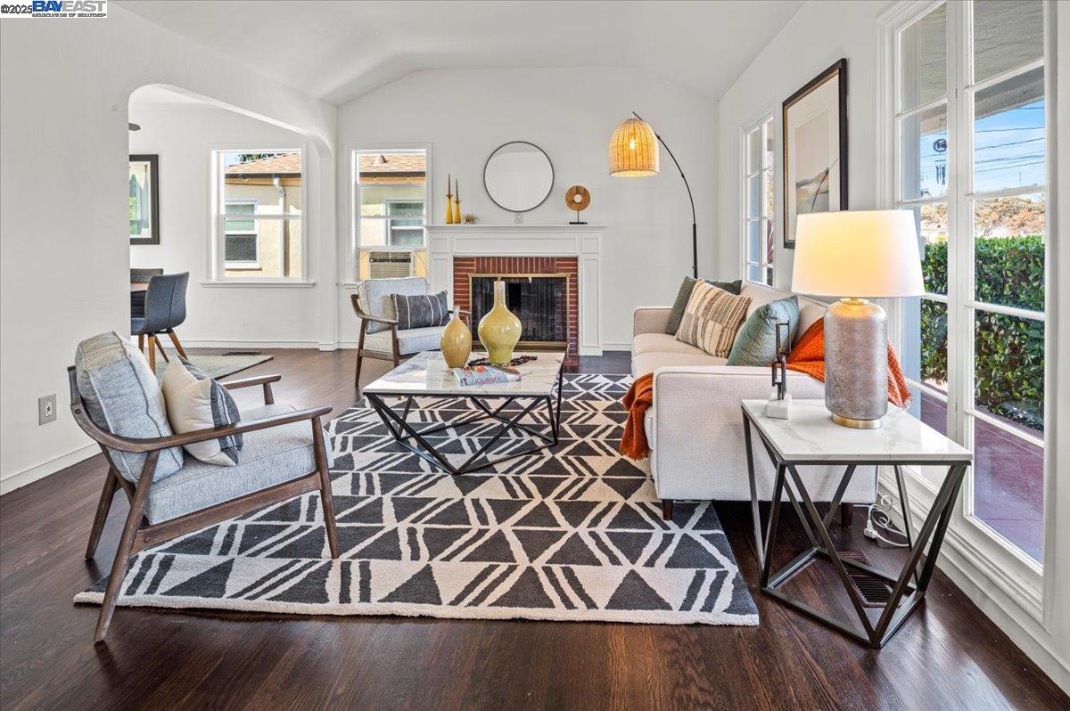 231 Bowling Green St