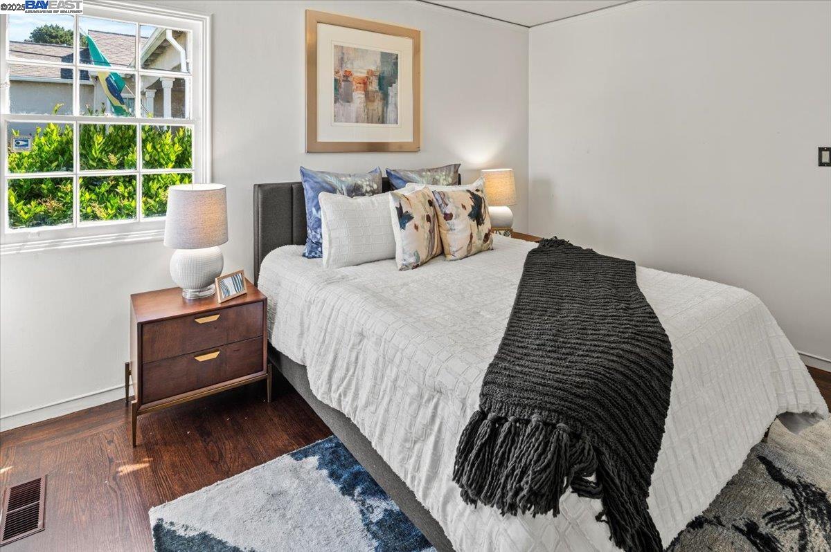 231 Bowling Green St