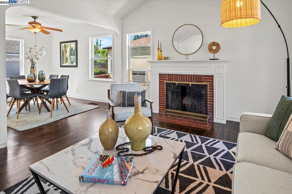 231 Bowling Green St