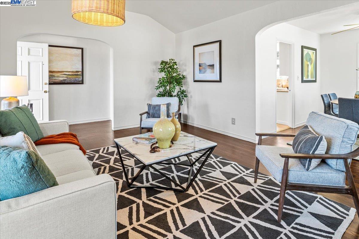 231 Bowling Green St