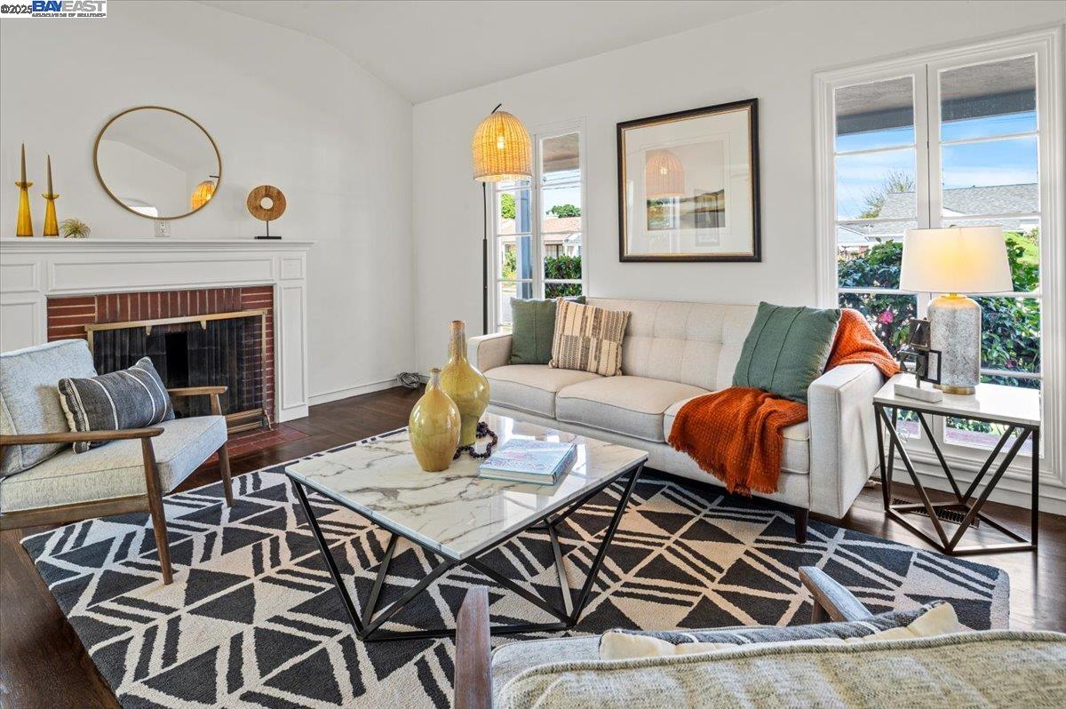 231 Bowling Green St