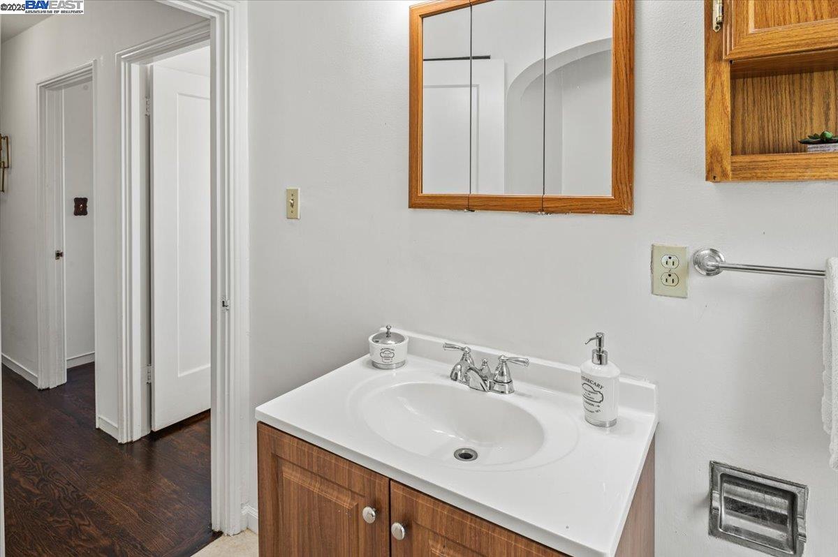 231 Bowling Green St